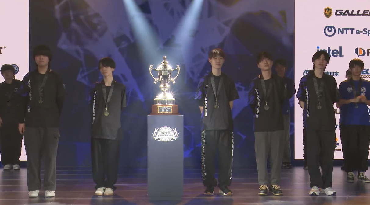 優勝した「なめくじブラザーズ」の選手達