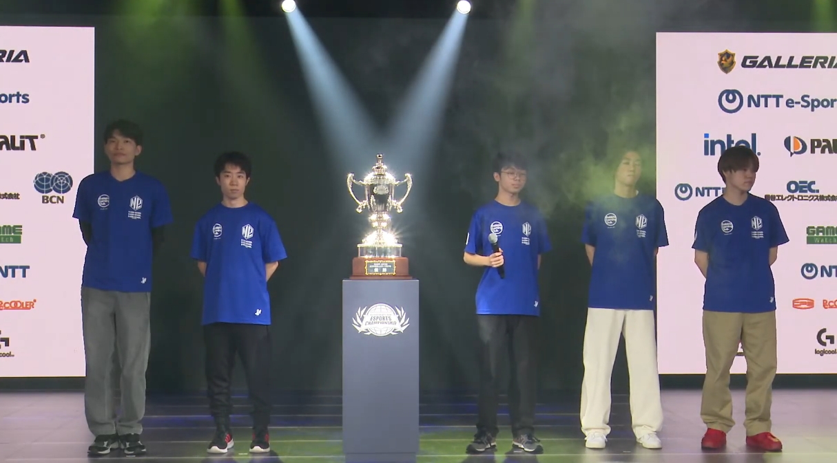 「なめくじブラザーズ」の選手。左からecstasy選手、Hyacine選手、Nachtmusik選手、misiranu選手、サラマンドラの踊り子選手