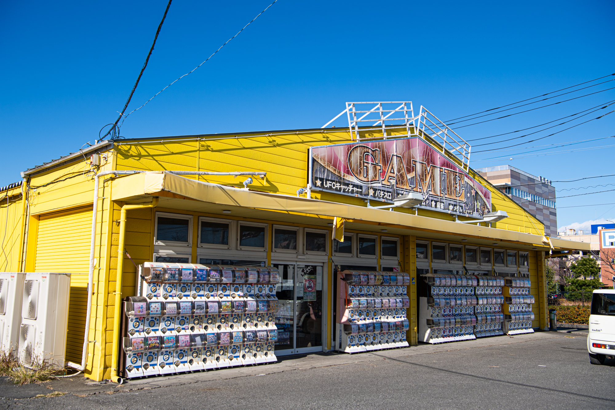 目的地の「ビデオゲームミュージアム ロボット 深谷店」に到着。ノリアキさんはゲームセンターにも足を運ぶということで、都心から少し離れた本店舗が目的地として決まった