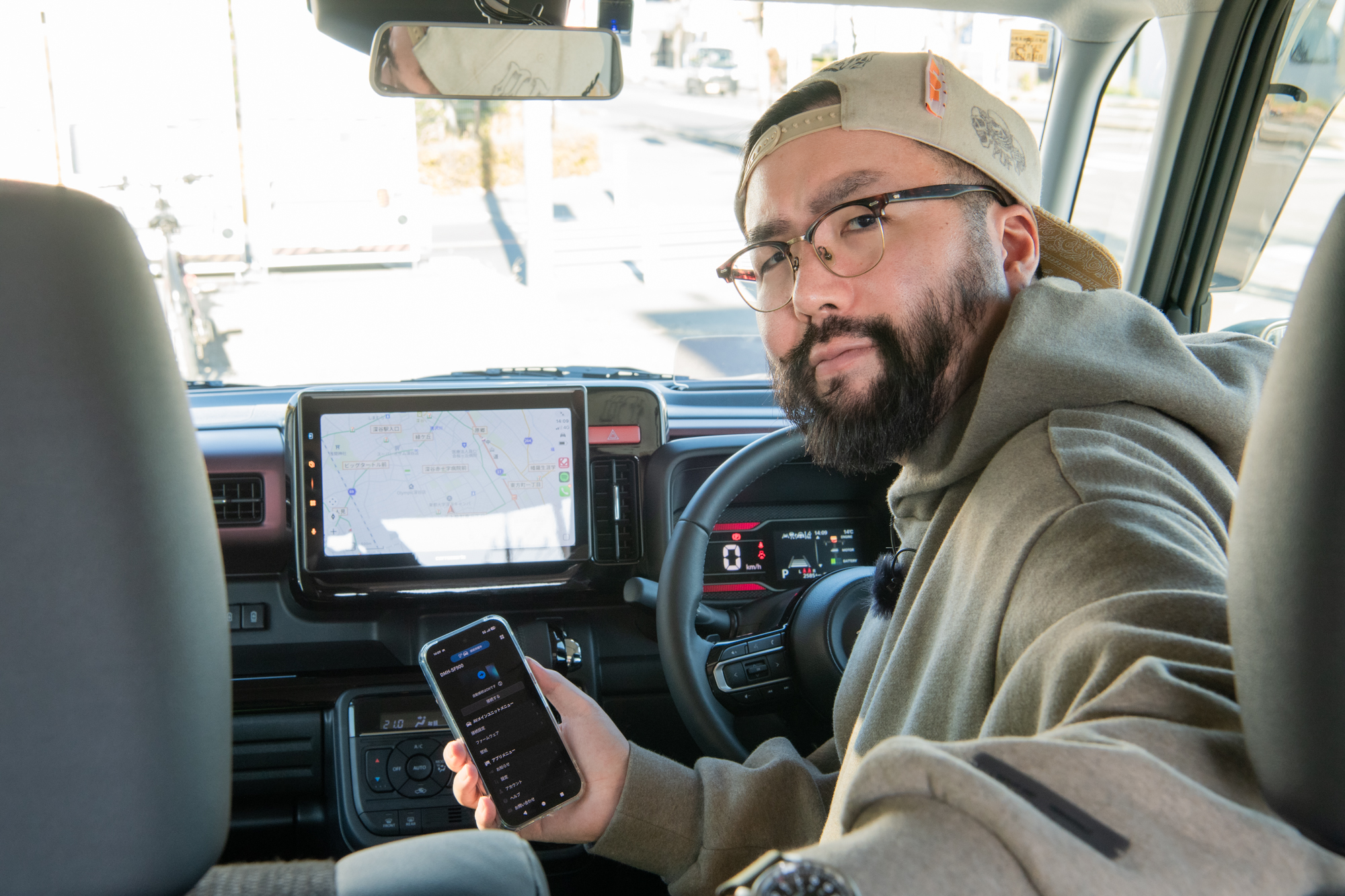 登録をしておくことでエンジンをかけるとスマートフォンとの接続が完了し、聴きたい楽曲をスムーズに再生できる