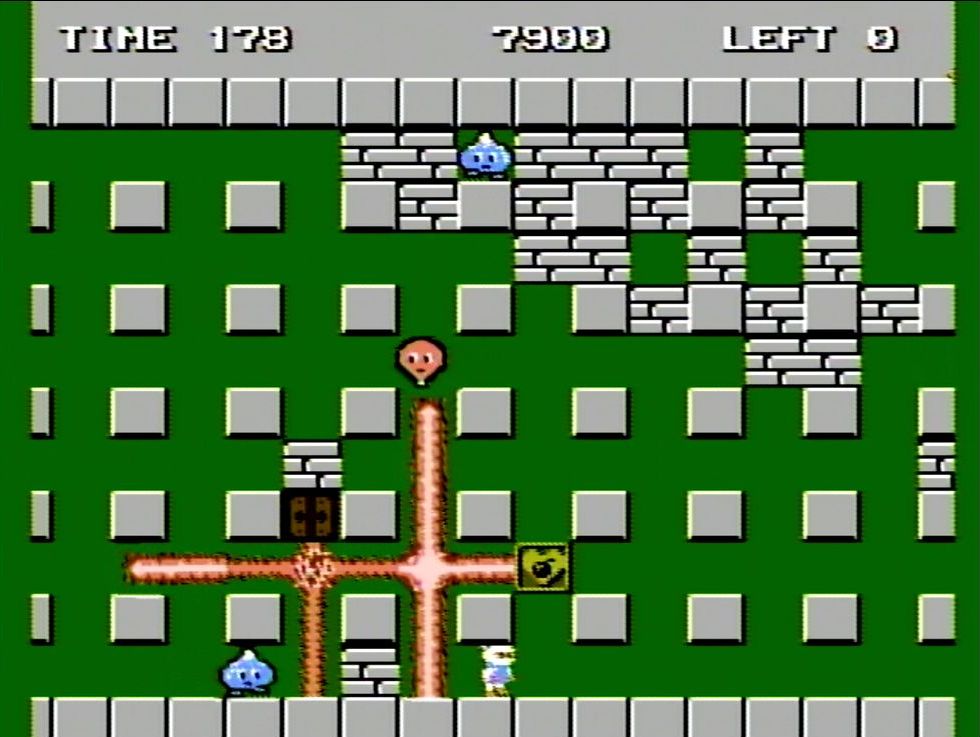 ステージ3には、好きなタイミングで爆弾を爆発させることができる超便利アイテム、リモコンがある