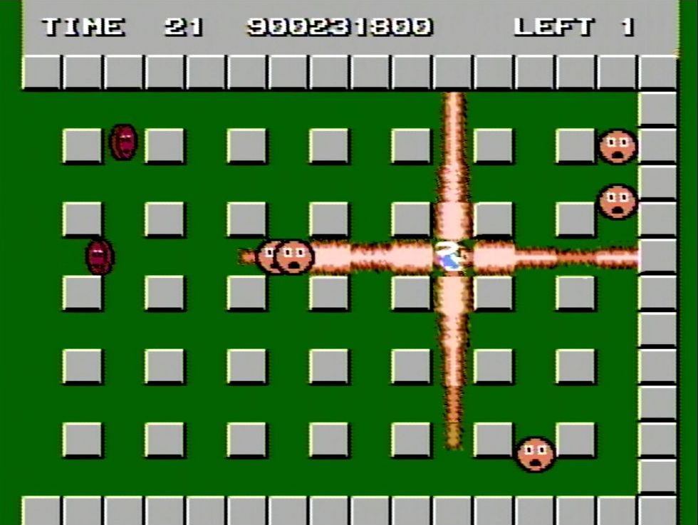 ボーナスステージではボンバーマンが完全無敵に。最強の敵、ポンタンが相手でも思う存分に得点稼ぎができる