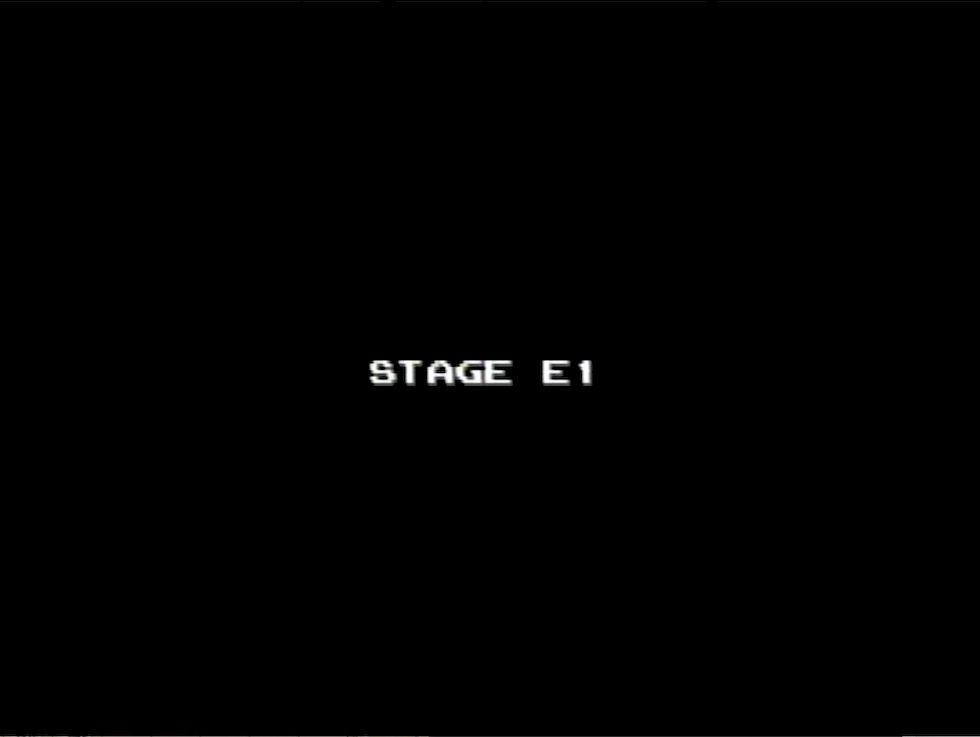 筆者が偶然発見したステージE1。ボンバーマンがあまりパワーアップしておらず、壁が異常に多いのでとても難しかった