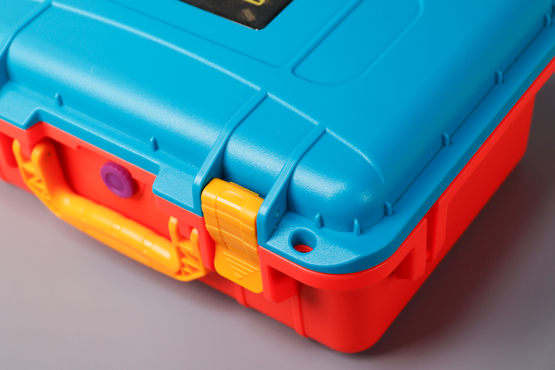 錠前でしっかりフタを閉じることが可能