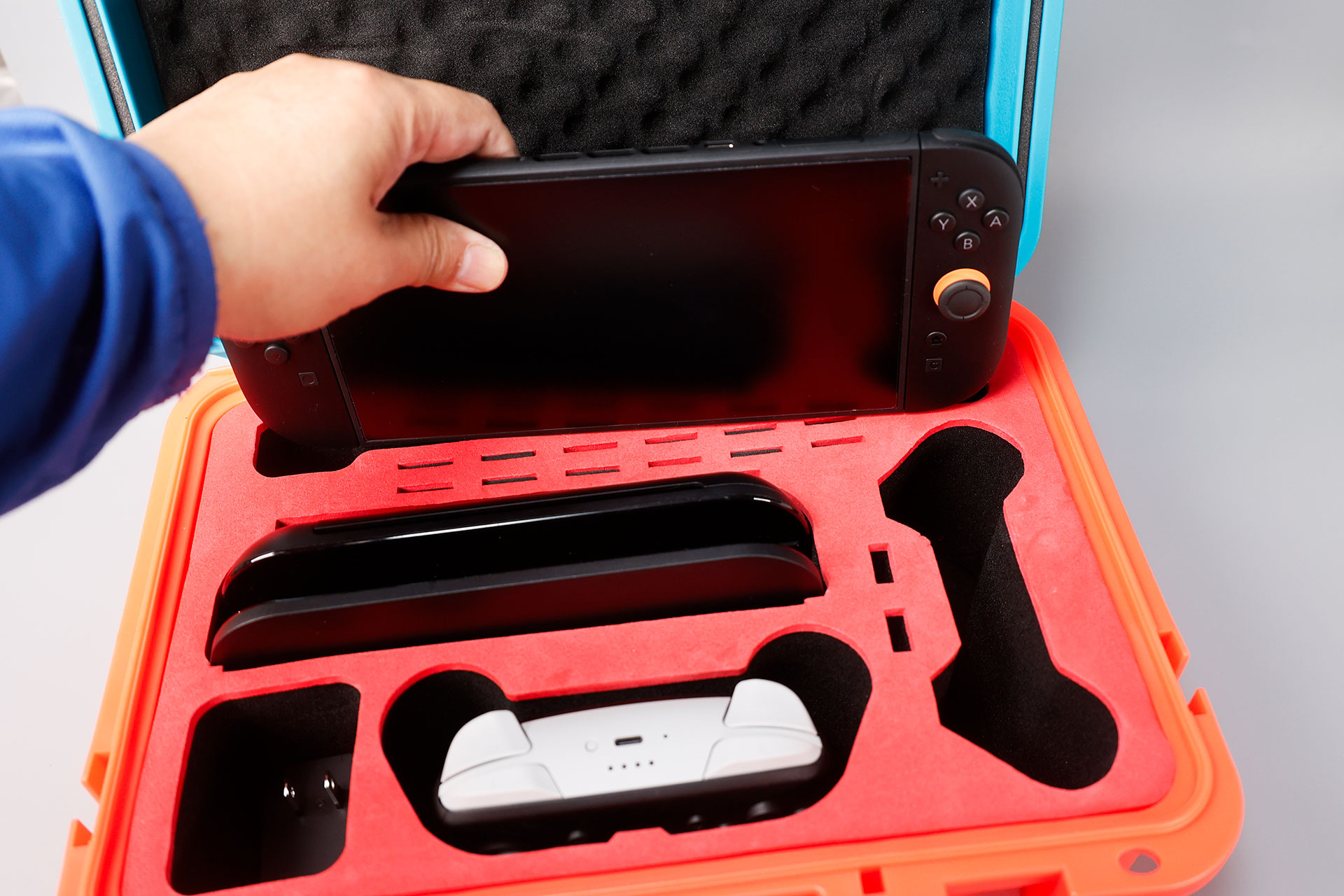 ひとつひとつ入れていきます