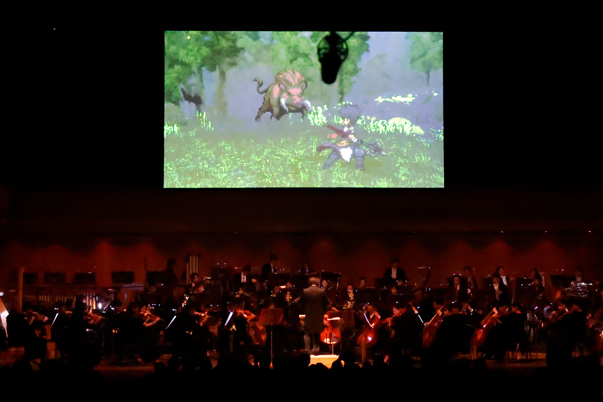 最新作「幻想水滸伝 STAR LEAP」が映像に合わせて演奏されていった