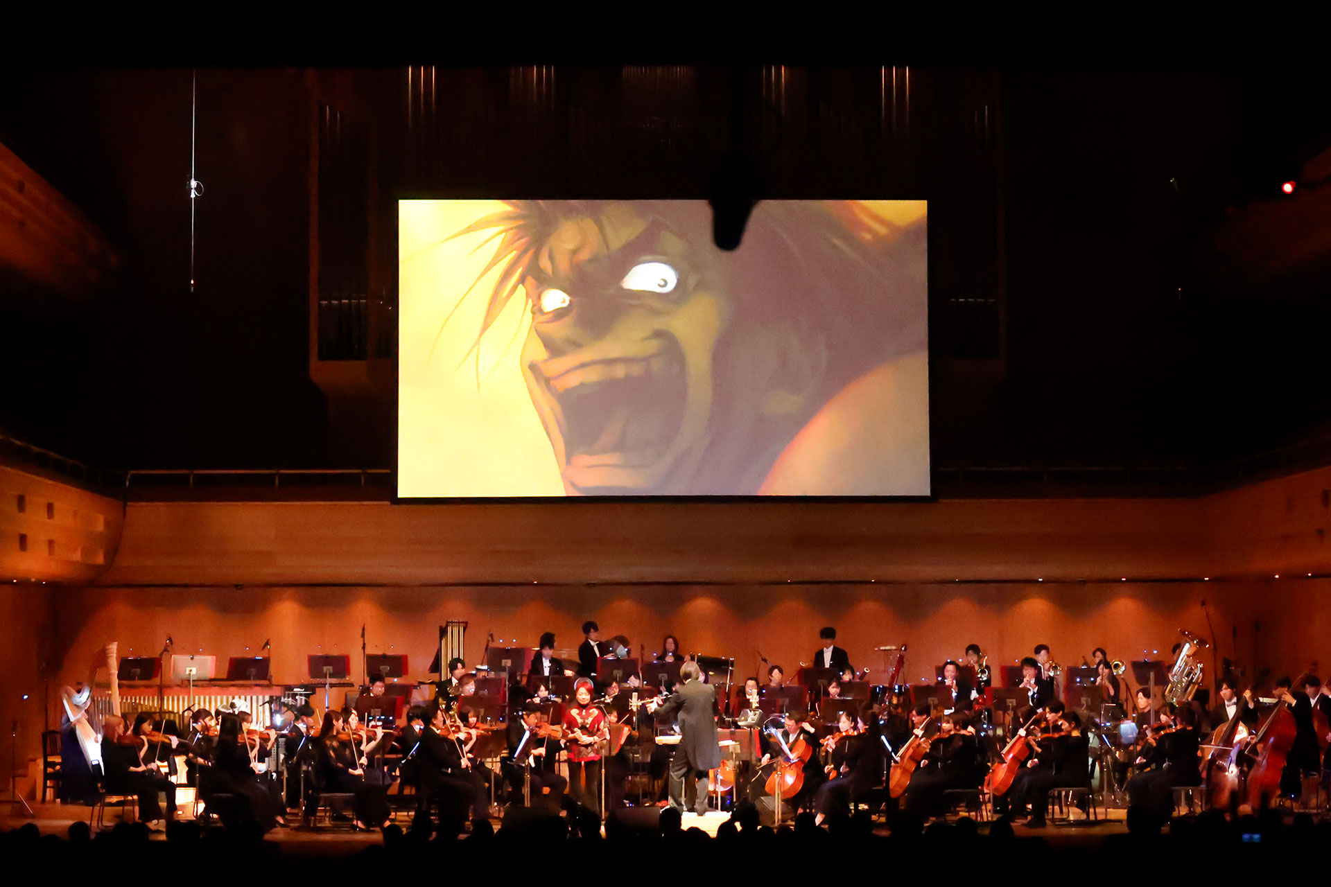 ピアノ静かなメロディをフィーチャーした楽曲も含まれていた