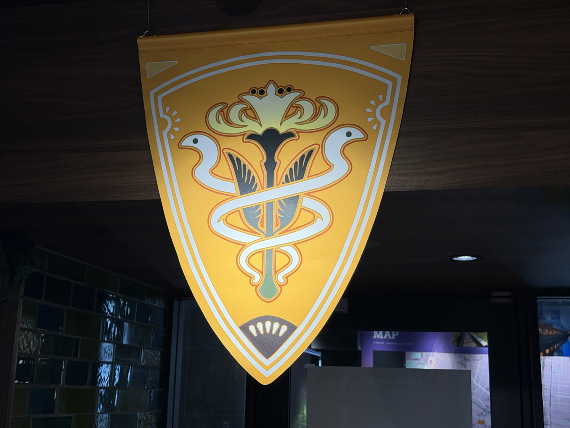 グリダニアのマーケットをイメージして、グリダニアの国旗や植物があしらわれている。