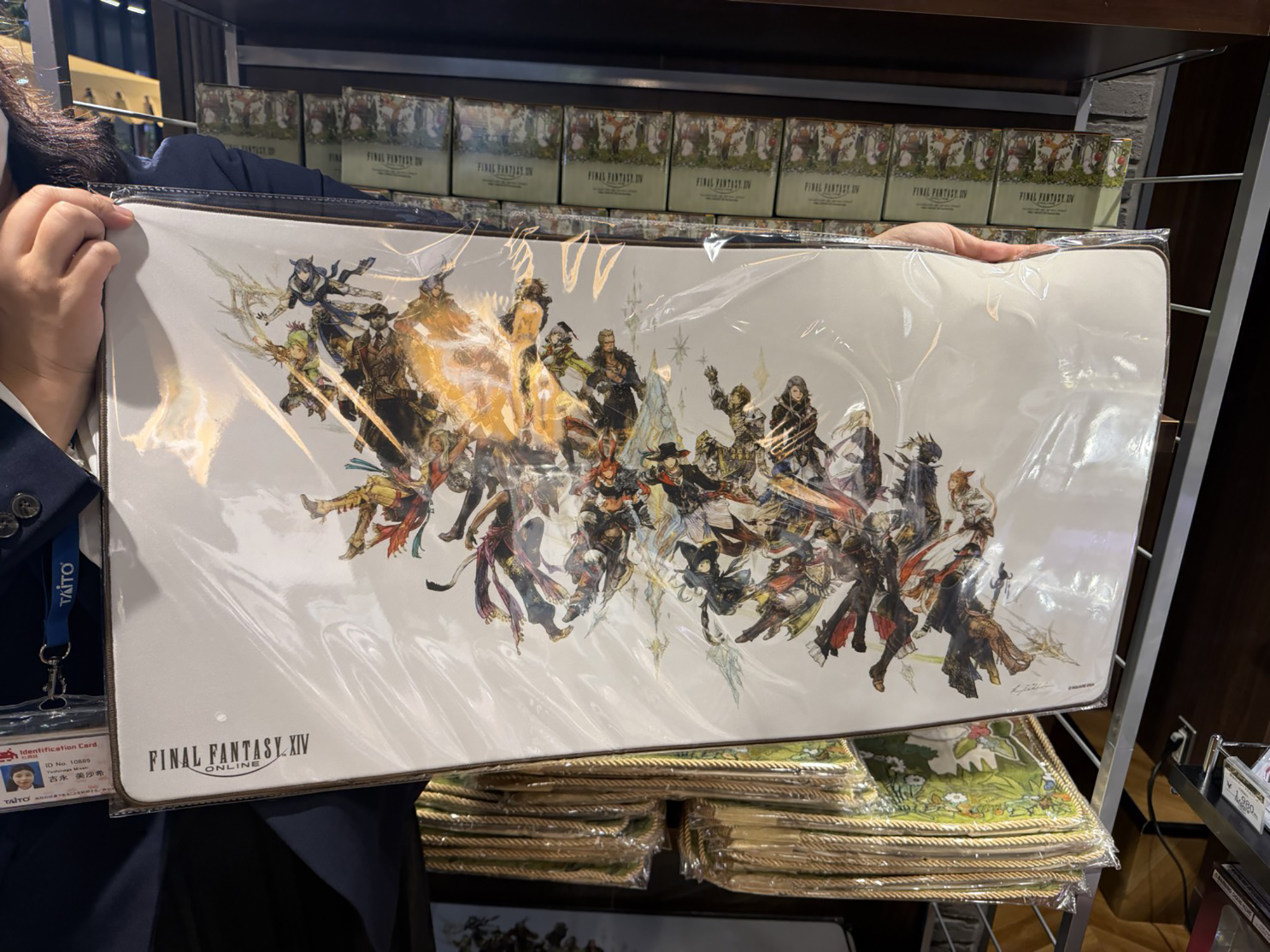 「黄金のレガシー」のジョブ専用装備が一堂に会する「ファイナルファンタジーXIV: 黄金のレガシー ゲーミングマウスパッド」