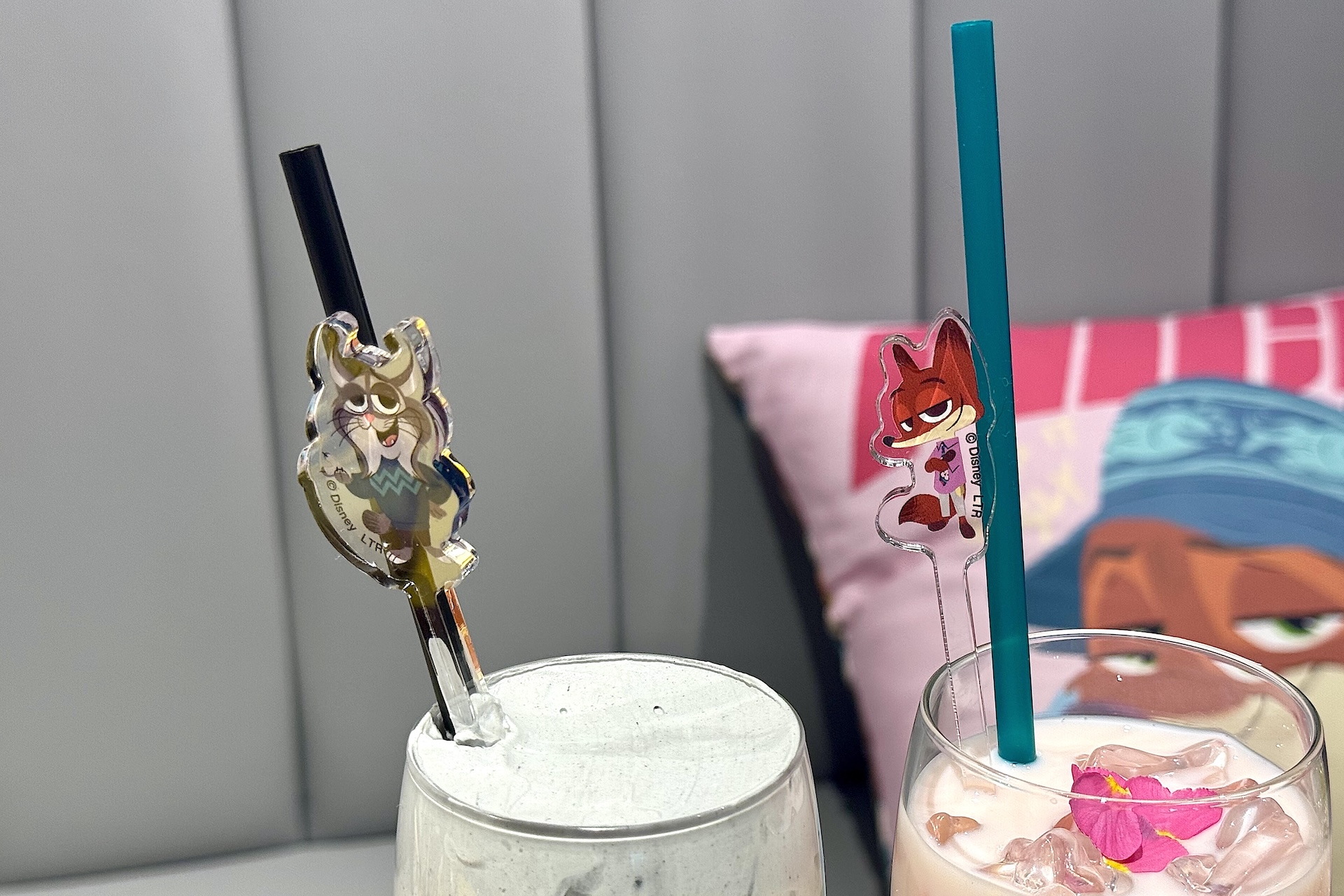 それぞれのドリンクに付いているストローもかわいい