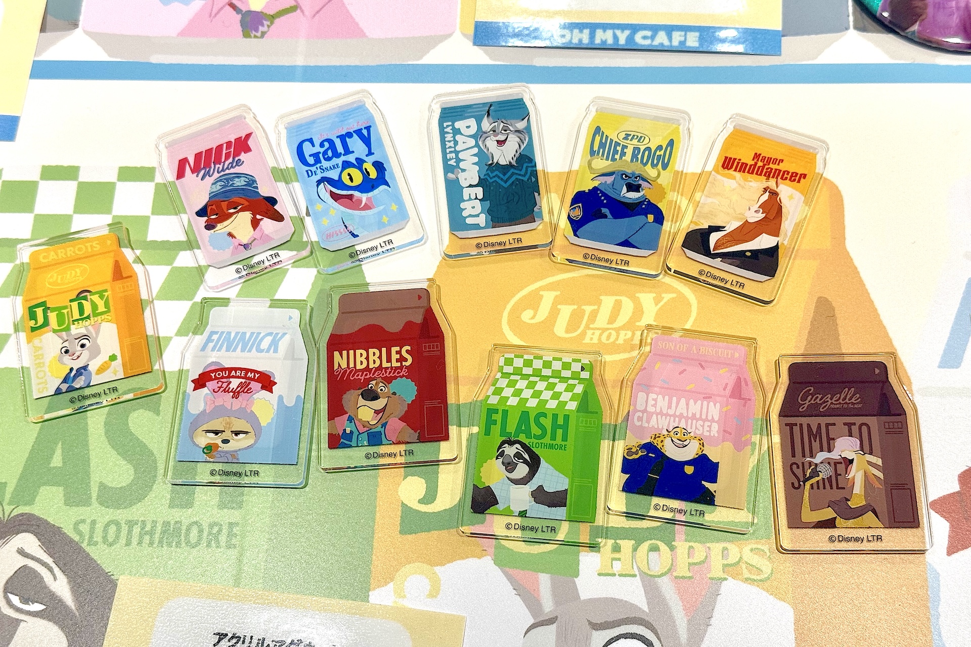 アクリルマグネット（ランダム11種） 715円