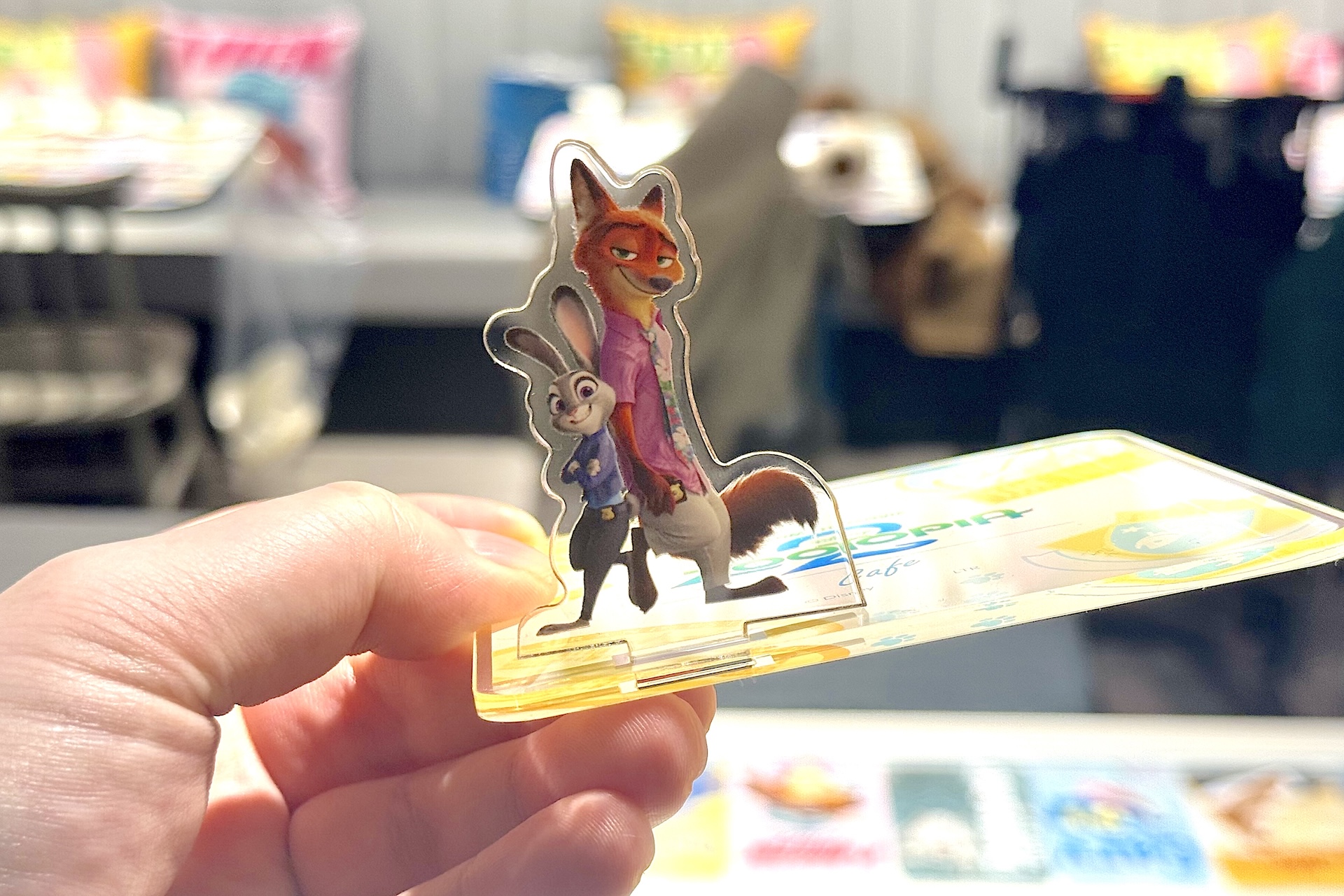 アクリルスタンドコースター（ランダム5種） 1,100円 ※1ドリンクにつき5点まで購入可能