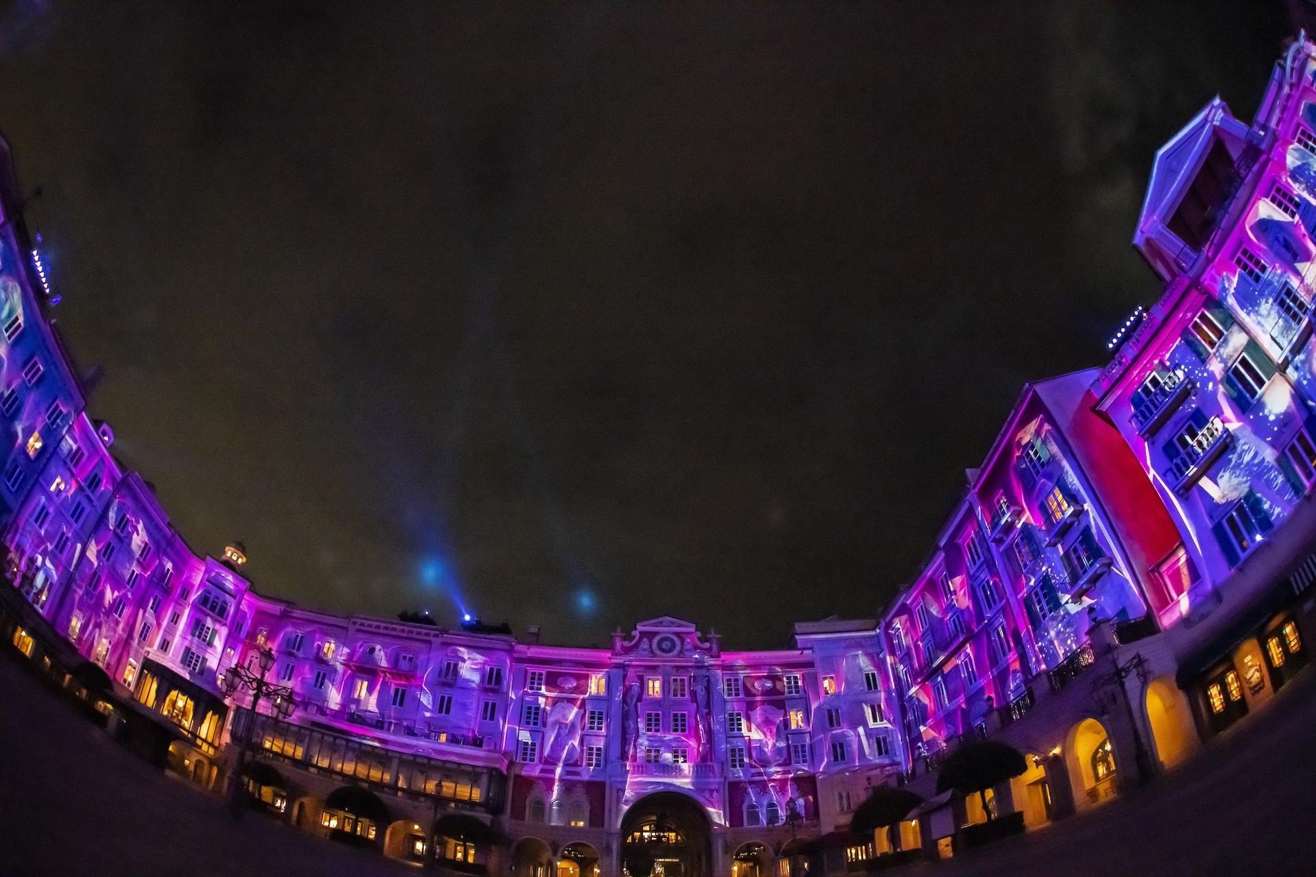 メディテレーニアンハーバーの環境演出「スパークリング・ジュビリー・ナイト」