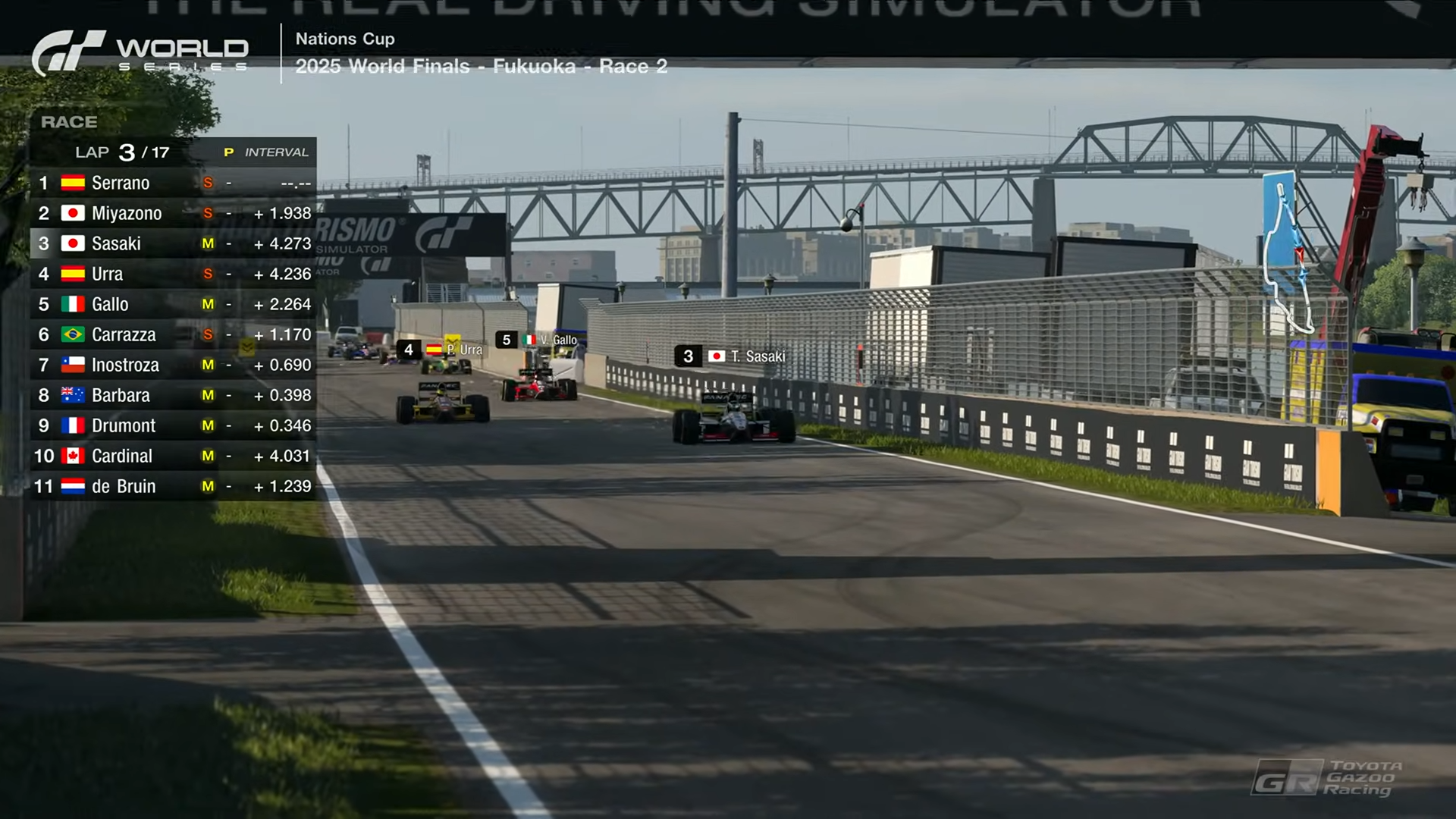 ウラ選手はペナルティもあり、一時は5位まで後退するも、ソフトタイヤで追い上げ3位に返り咲いた