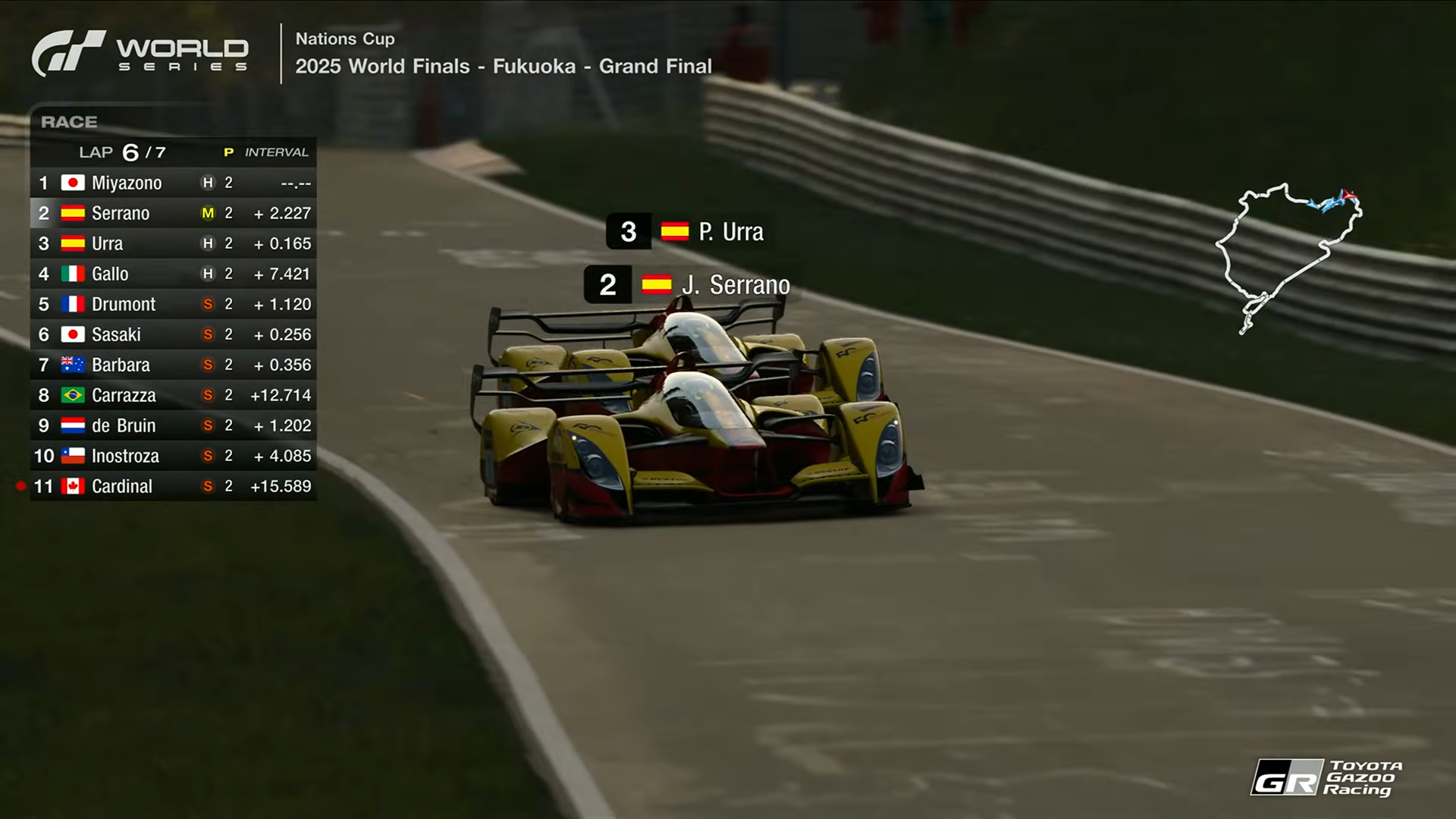 ミディアムタイヤで追い上げを見せるセラーノ選手は、2位のウラ選手をオーバーテイクすると……