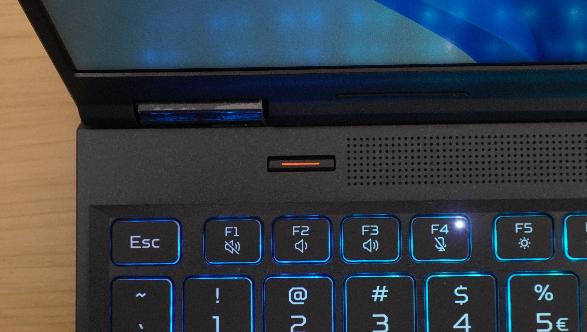 左上には「モード切替キー」がある