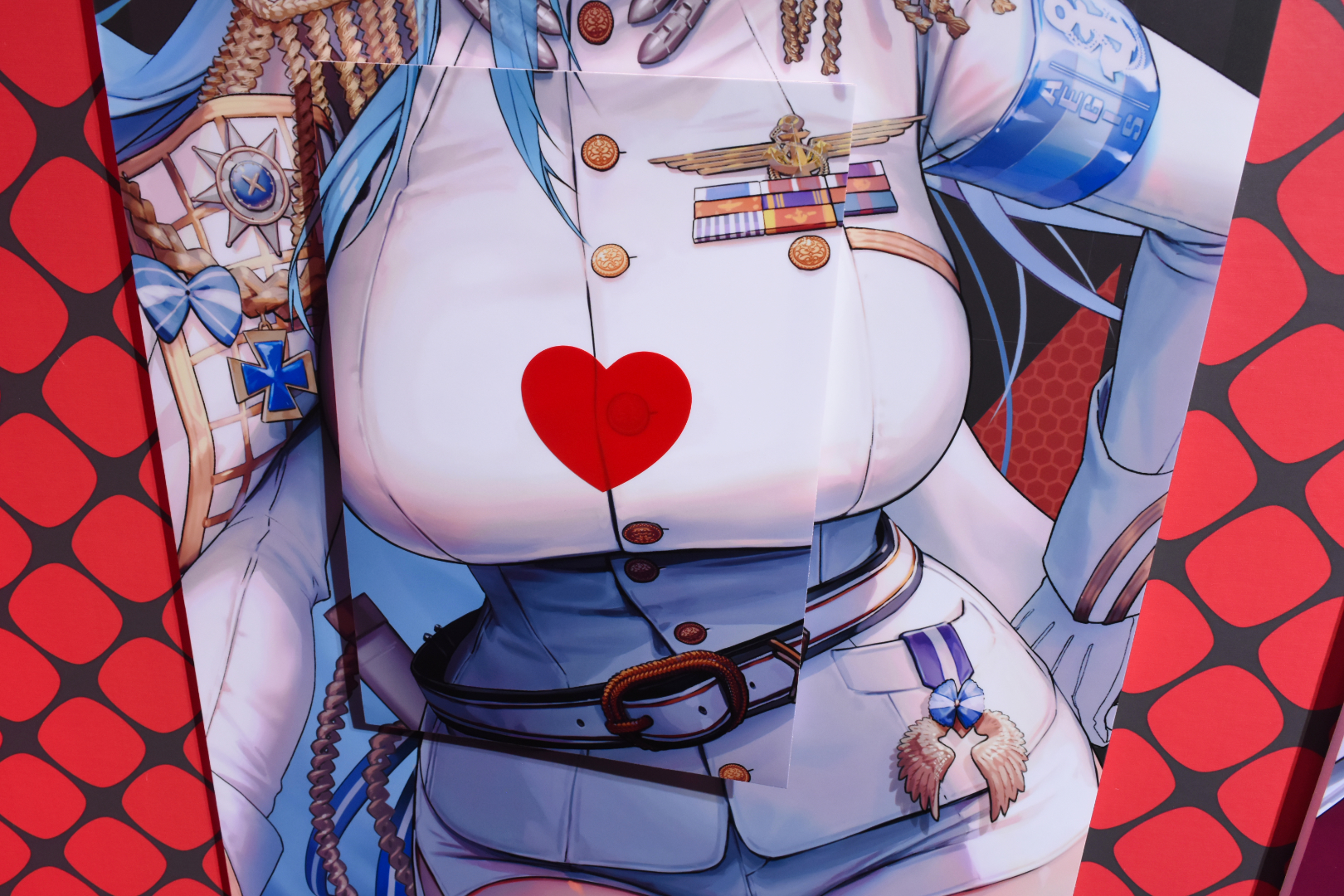 ここを捲るといったいどんな秘密が……