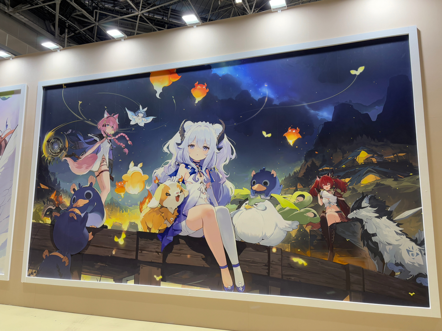 ブースの裏手にも大きなビジュアルが設置されているのでこちらも見逃せない！