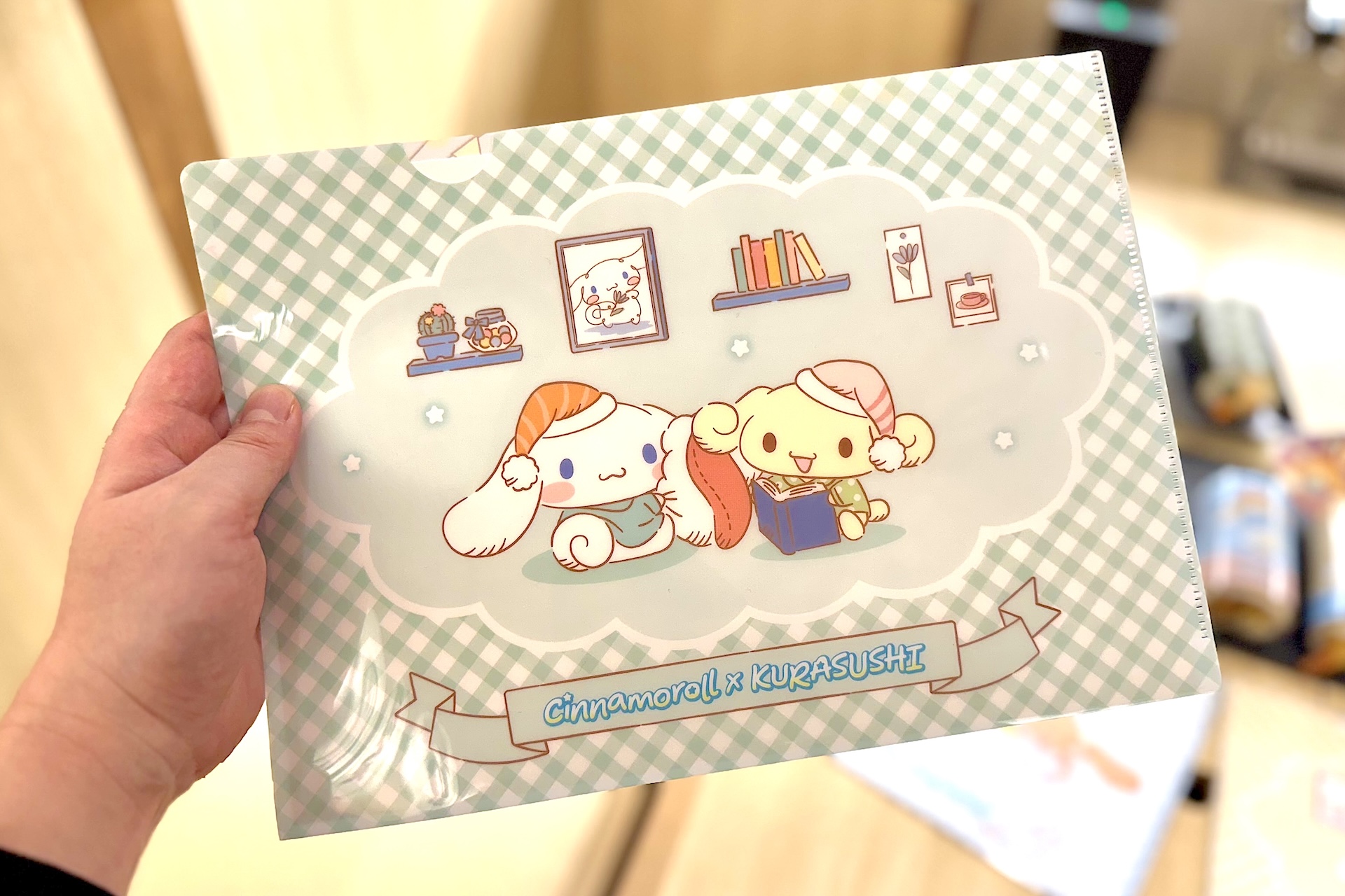 裏面はそれぞれ共通デザインになっている