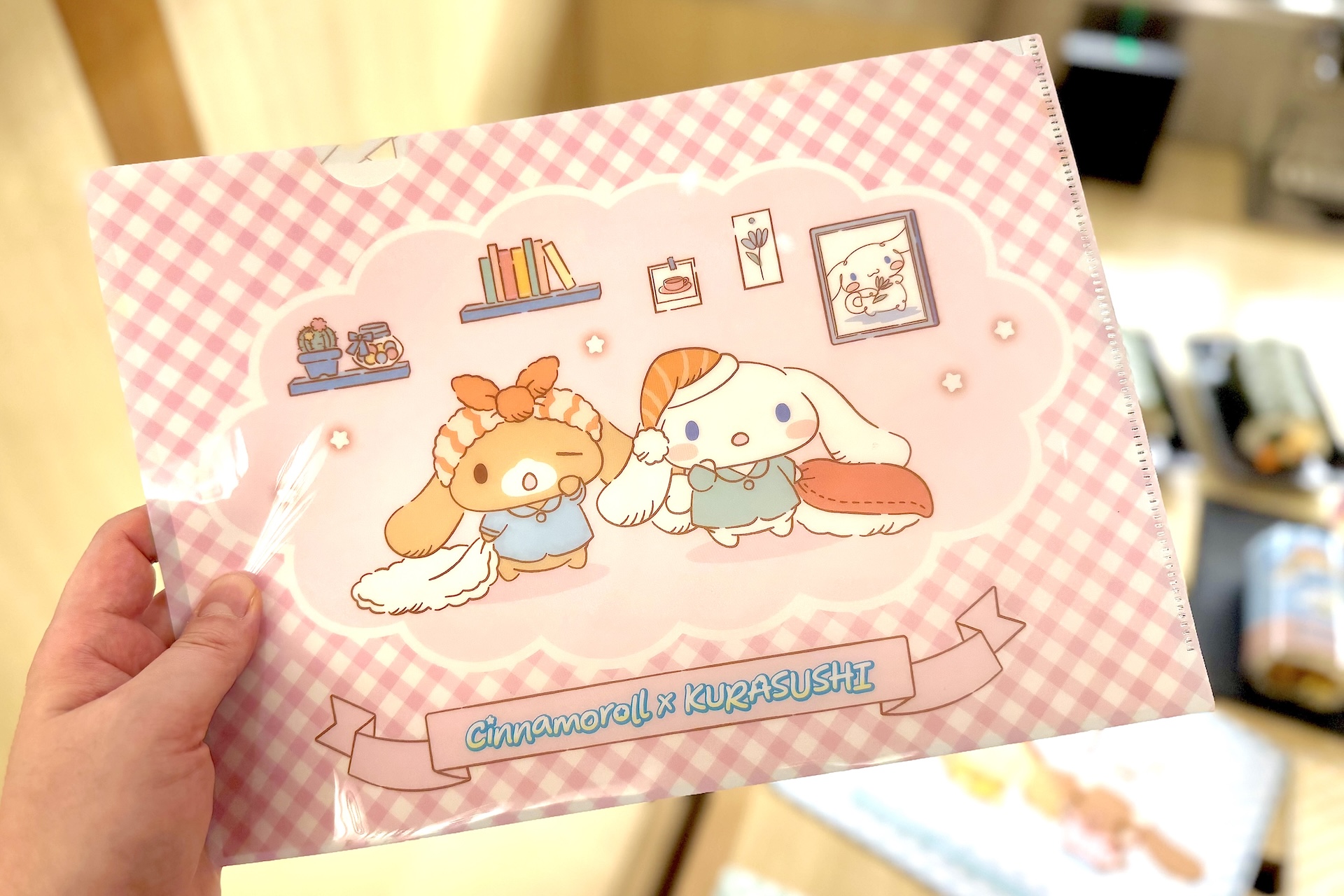 裏面はそれぞれ共通デザインになっている