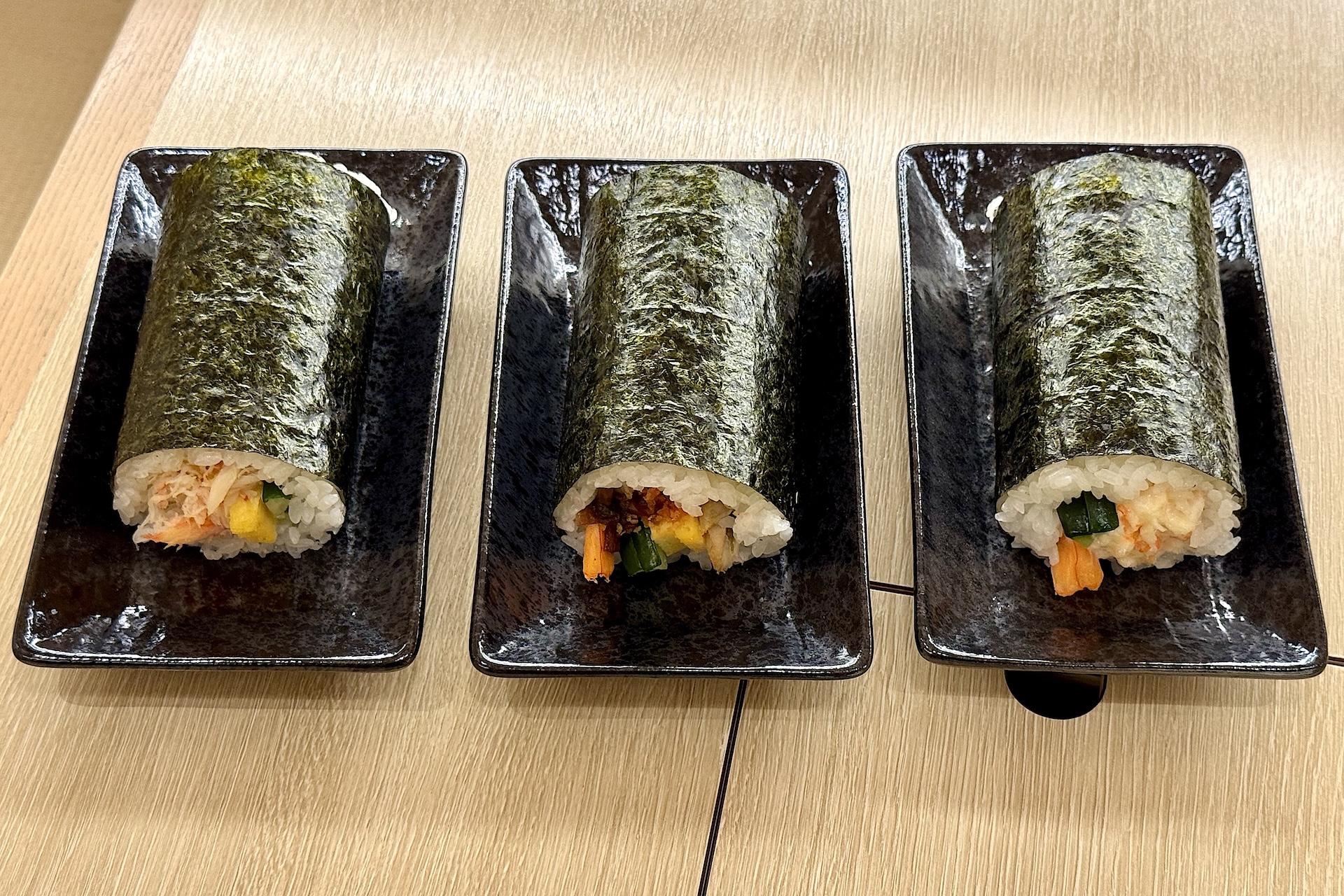 くら寿司おすすめの恵方巻も2月3日まで予約受付中。価格は「豪華かに太巻」が600円など。受け渡しは2月3日。※持ち帰り限定