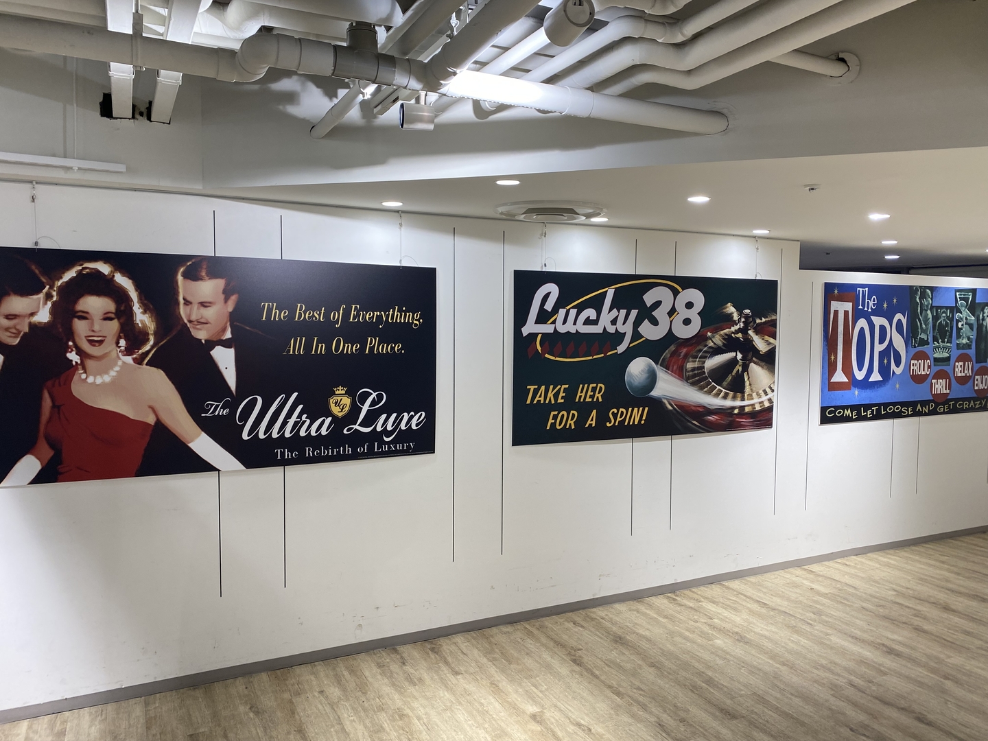 ニューベガスにあるカジノのポスター