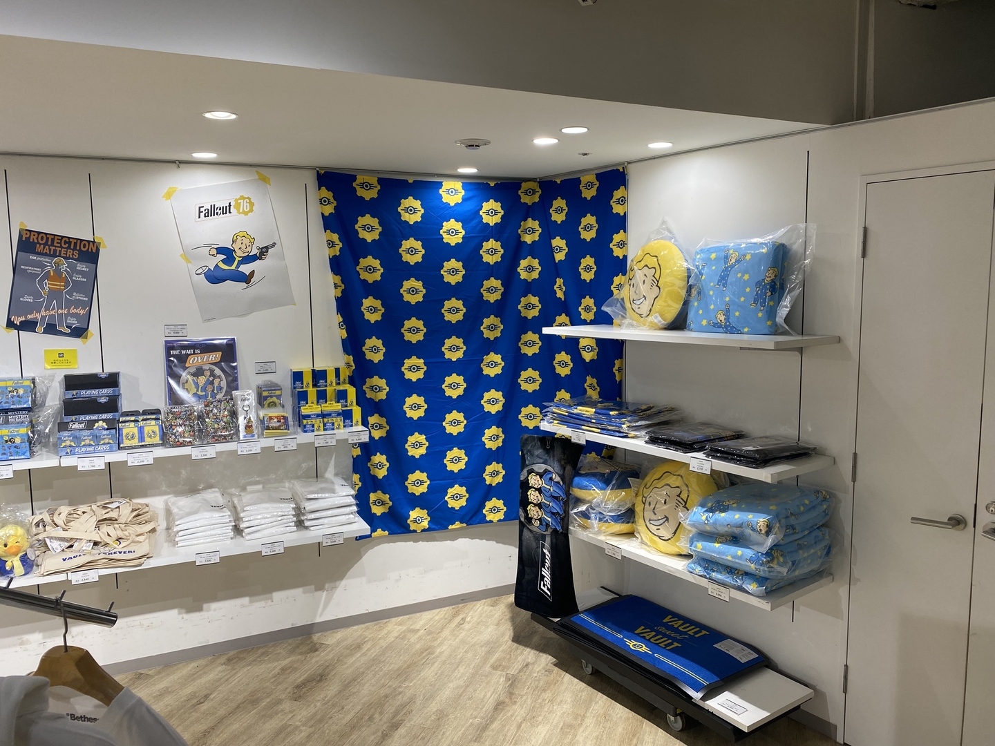 デザートレンジャー コンバットヘルメットを間近で見れる