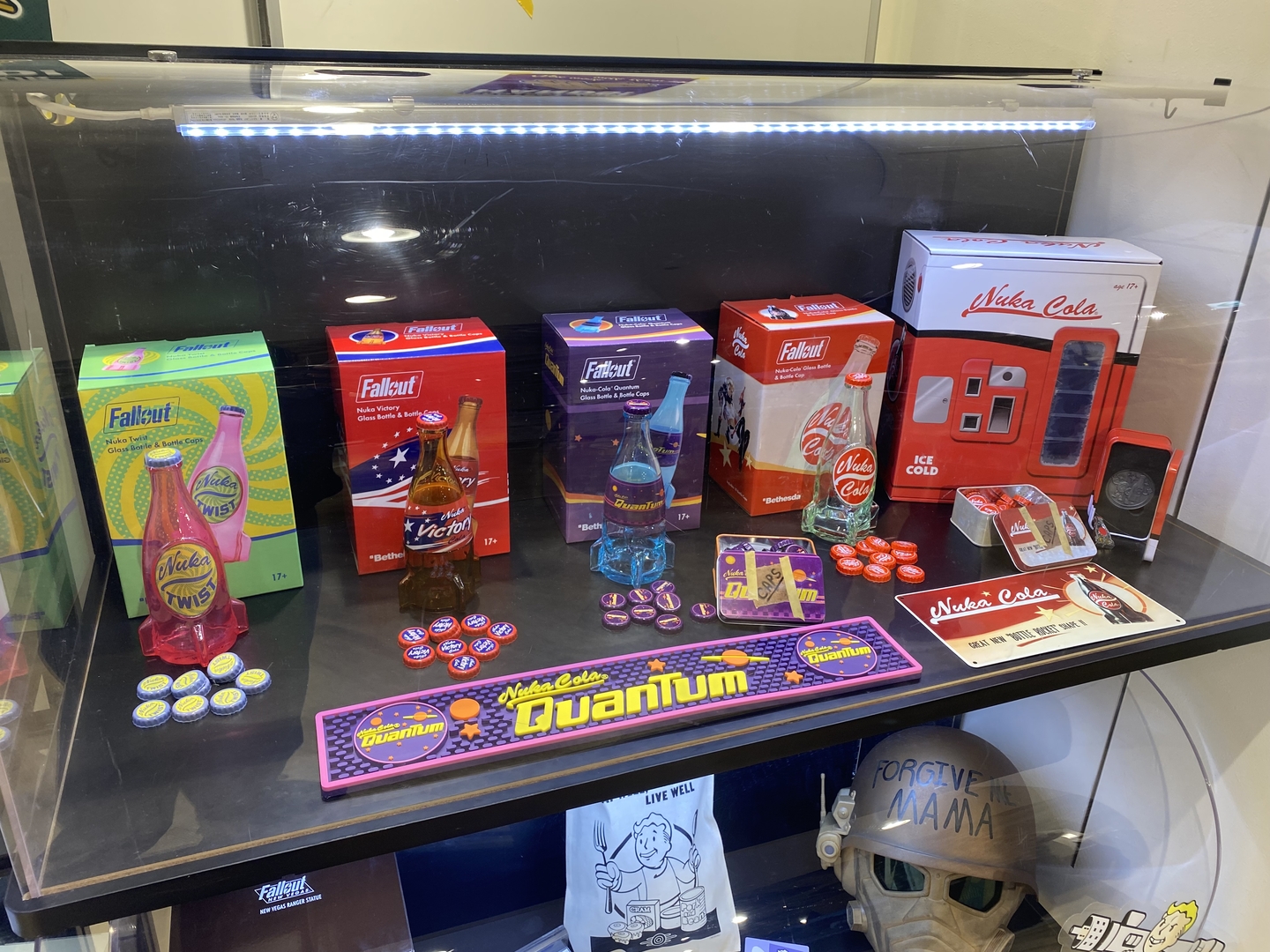 デザートレンジャー コンバットヘルメットを間近で見れる