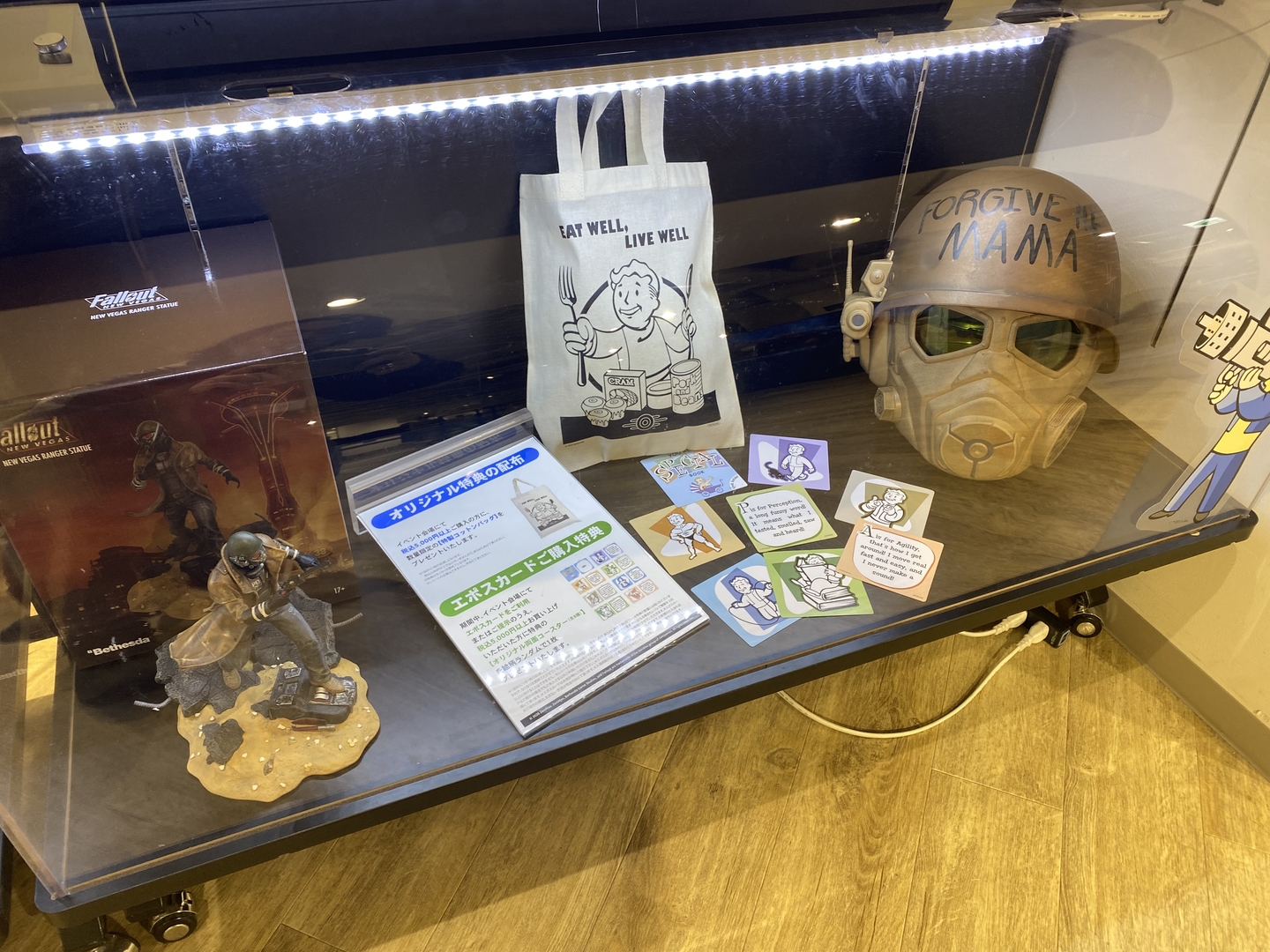 デザートレンジャー コンバットヘルメットを間近で見れる