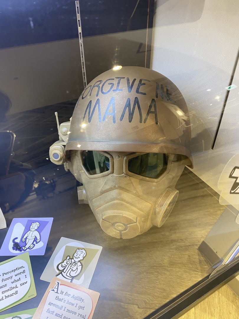 デザートレンジャー コンバットヘルメットを間近で見れる