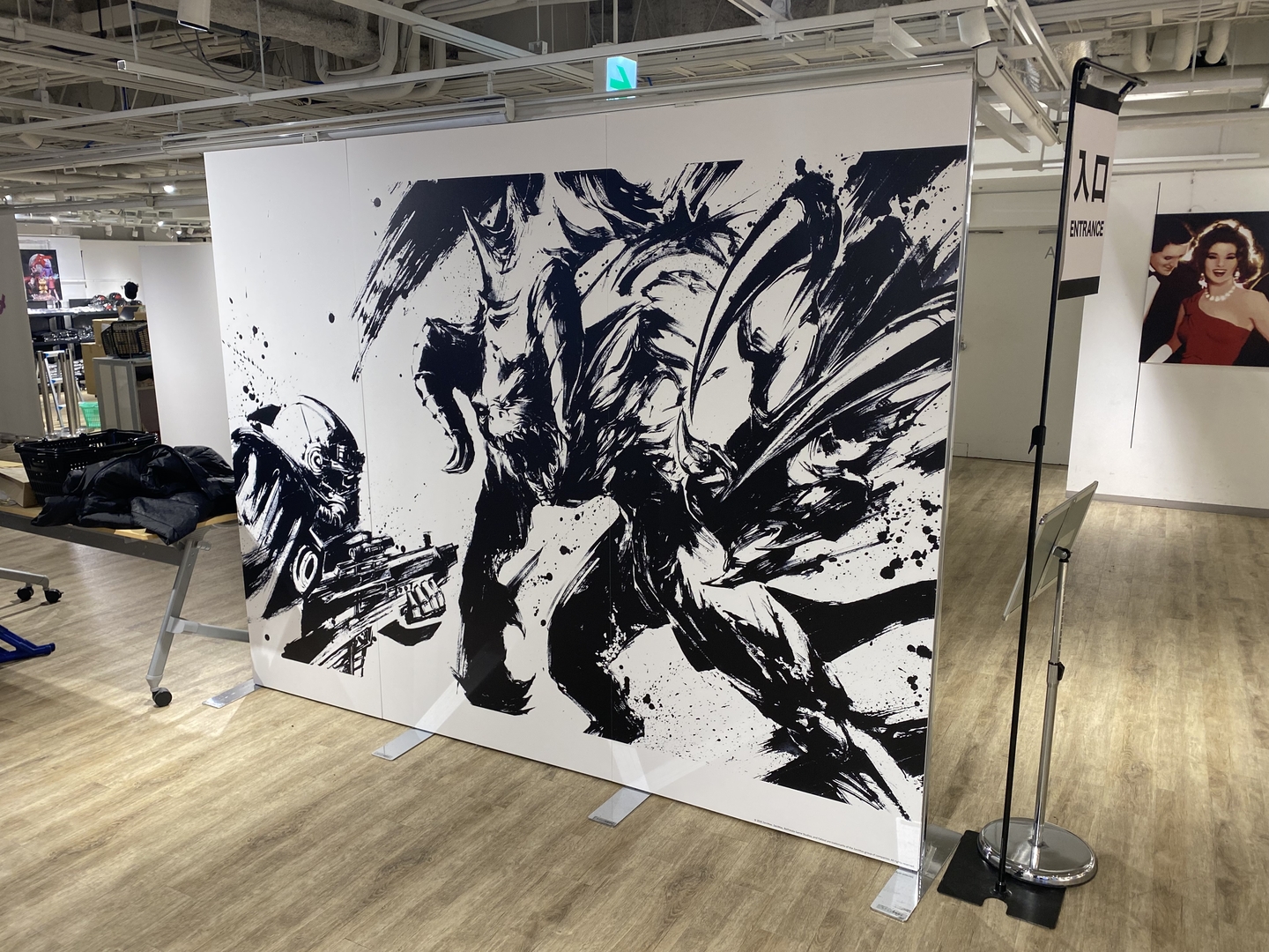 劇画調で描かれたデスクローとT-45らしきパワーアーマー