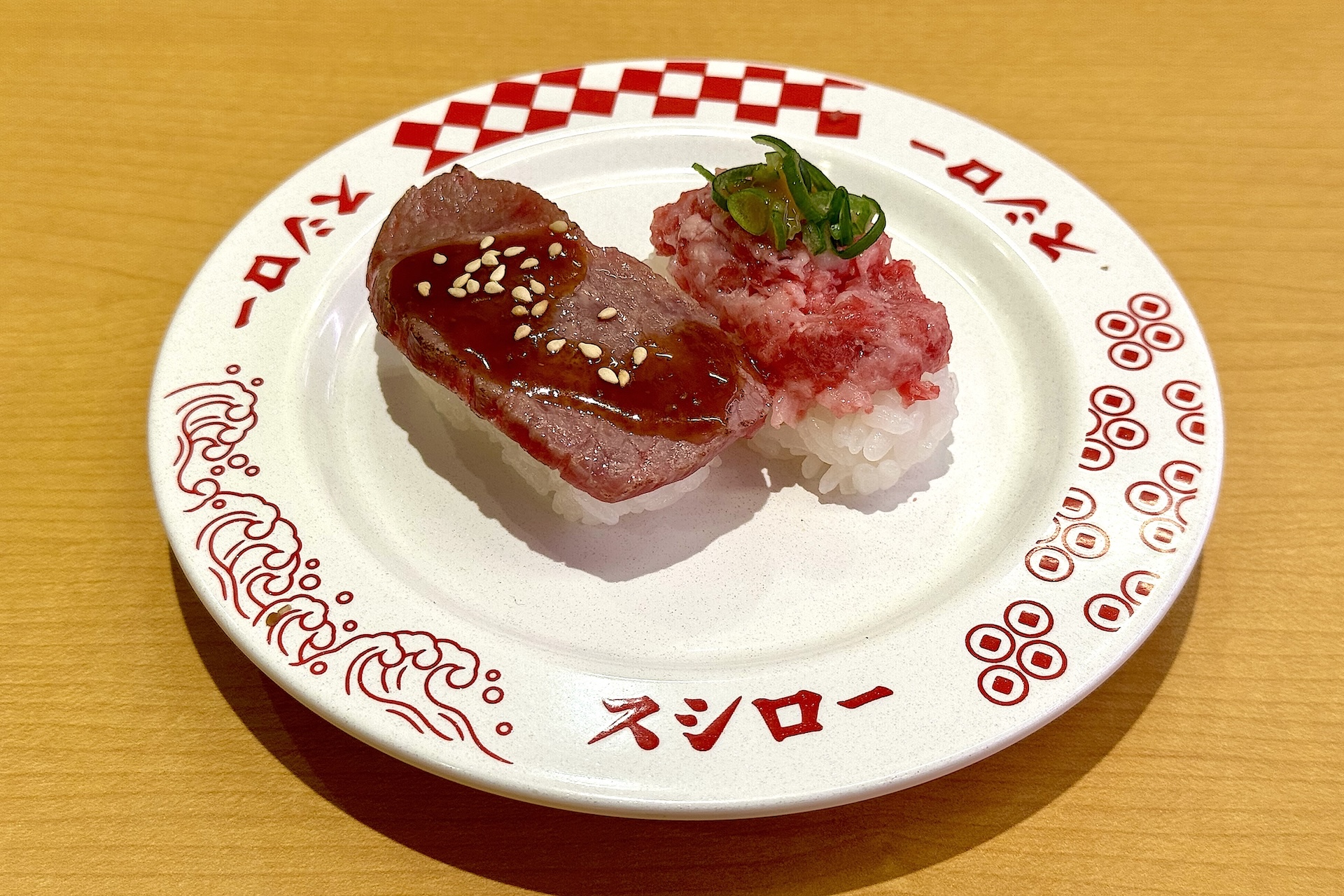 馬刺し食べ比べ 価格：360円〜 販売期間：1月9日〜1月25日 ※但し販売予定総数47万食が完売次第終了