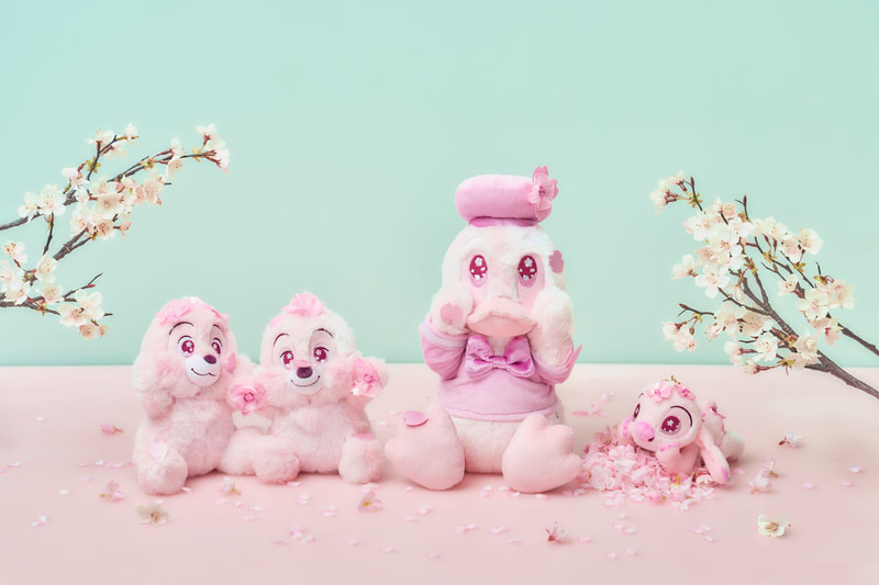 ぬいぐるみ(チップ)(デール) 価格:各4,000円/ ぬいぐるみ(ドナルドダック) 価格:4,400円/ぬいぐるみキーチェーン(スティッチ)価格:2,800円