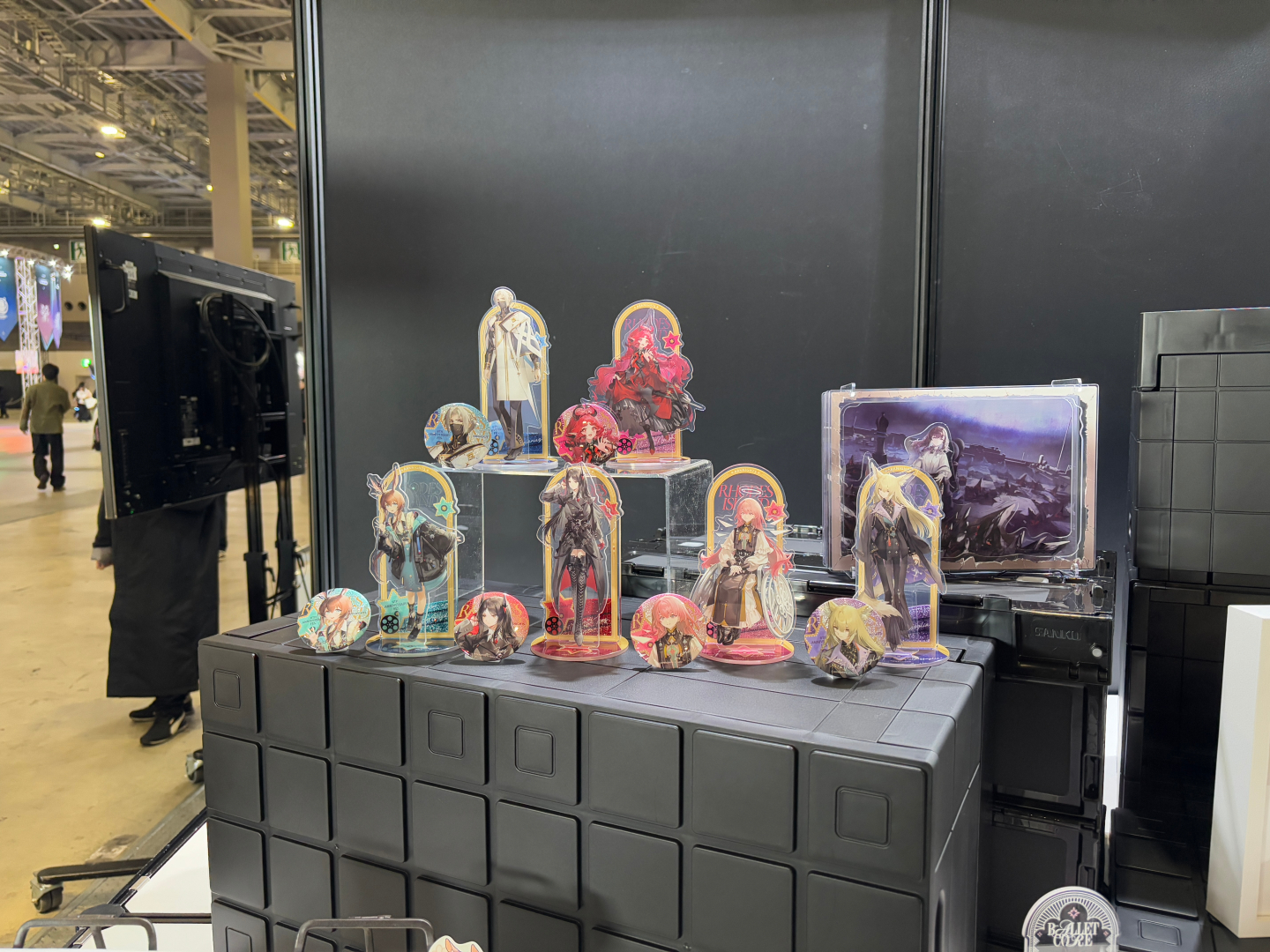 会場では様々なグッズが販売されている