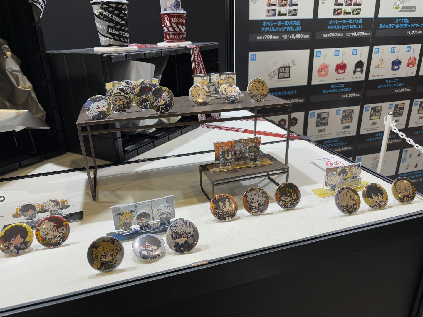 会場では様々なグッズが販売されている