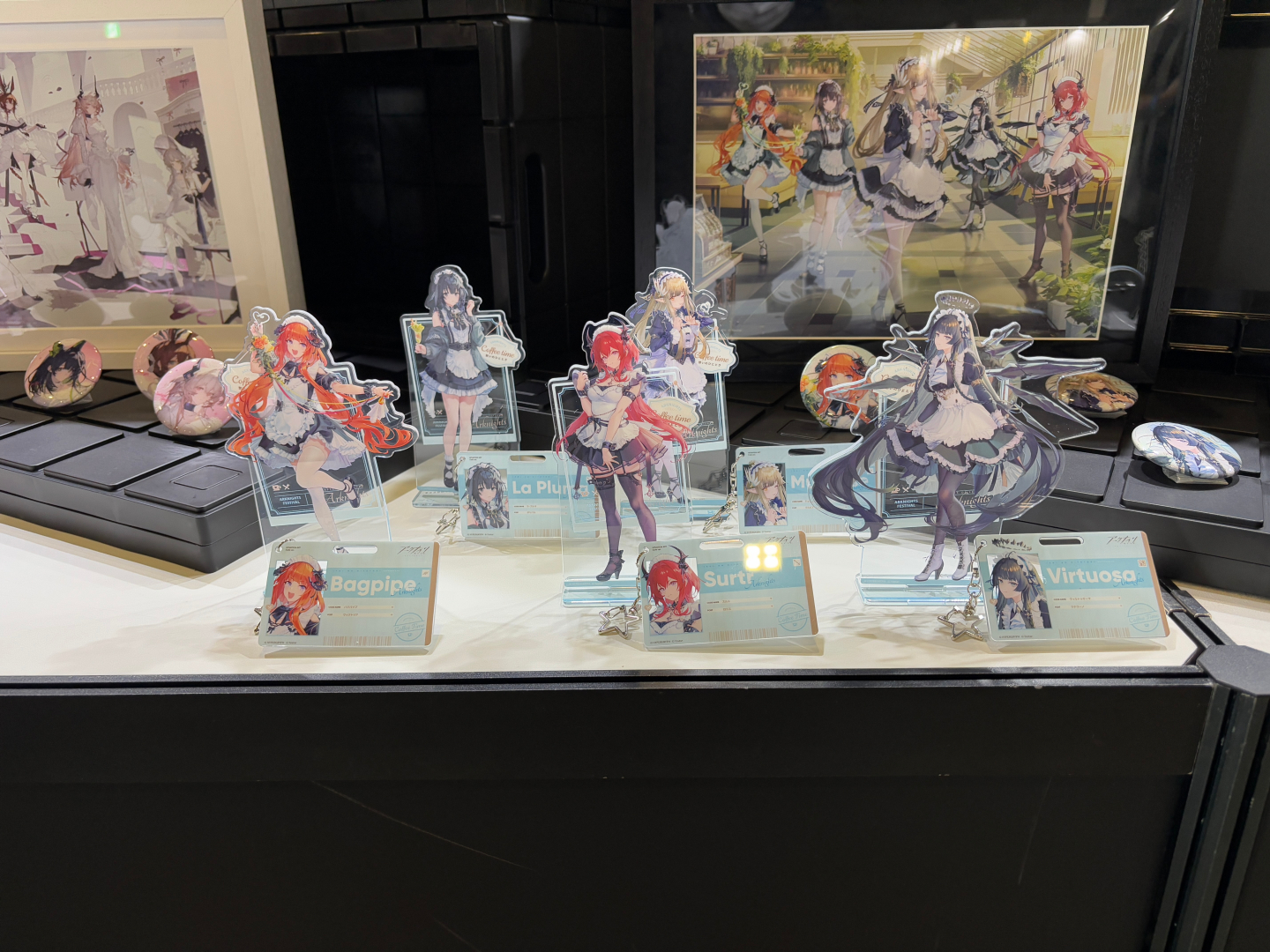 会場では様々なグッズが販売されている