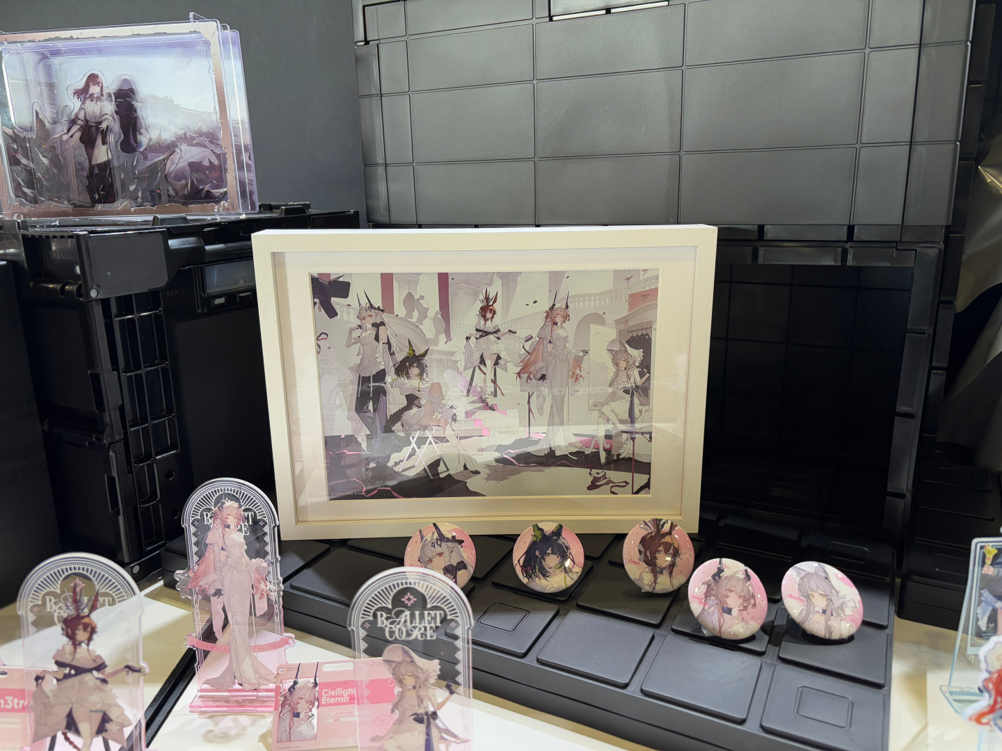 会場では様々なグッズが販売されている