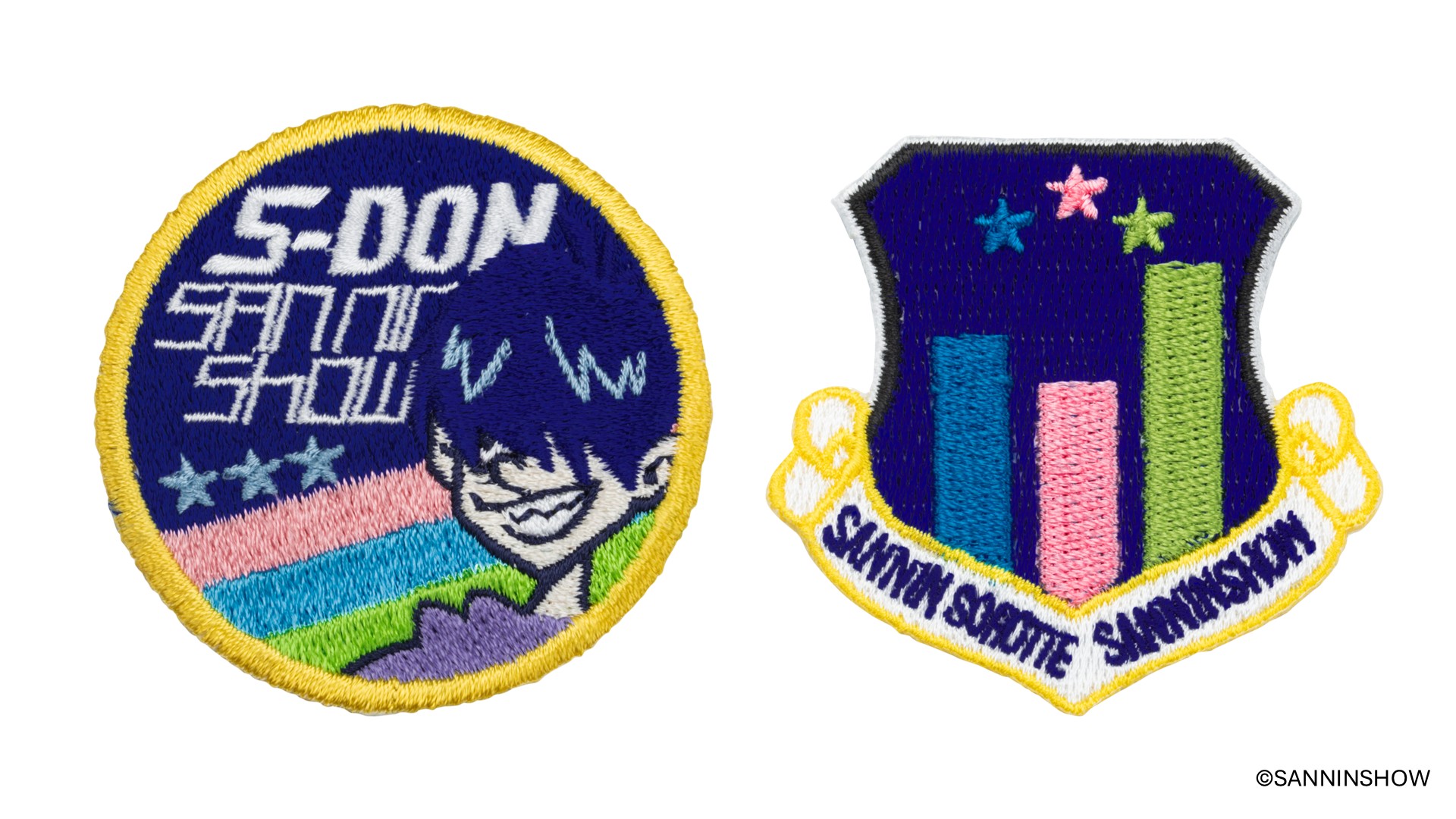 刺繍糸ならではの鮮やかな発色と温かみのある質感で、ドンピシャさんと三人称のイラスト・ロゴマークを表現。アパレルなどの布製品に貼って手軽にカスタマイズできる