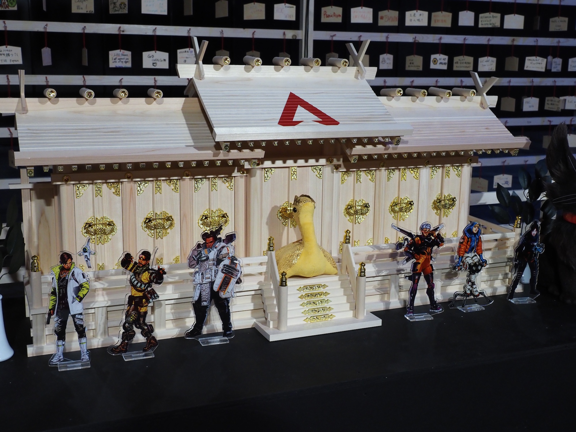 神棚にはネッシーが祀られていた