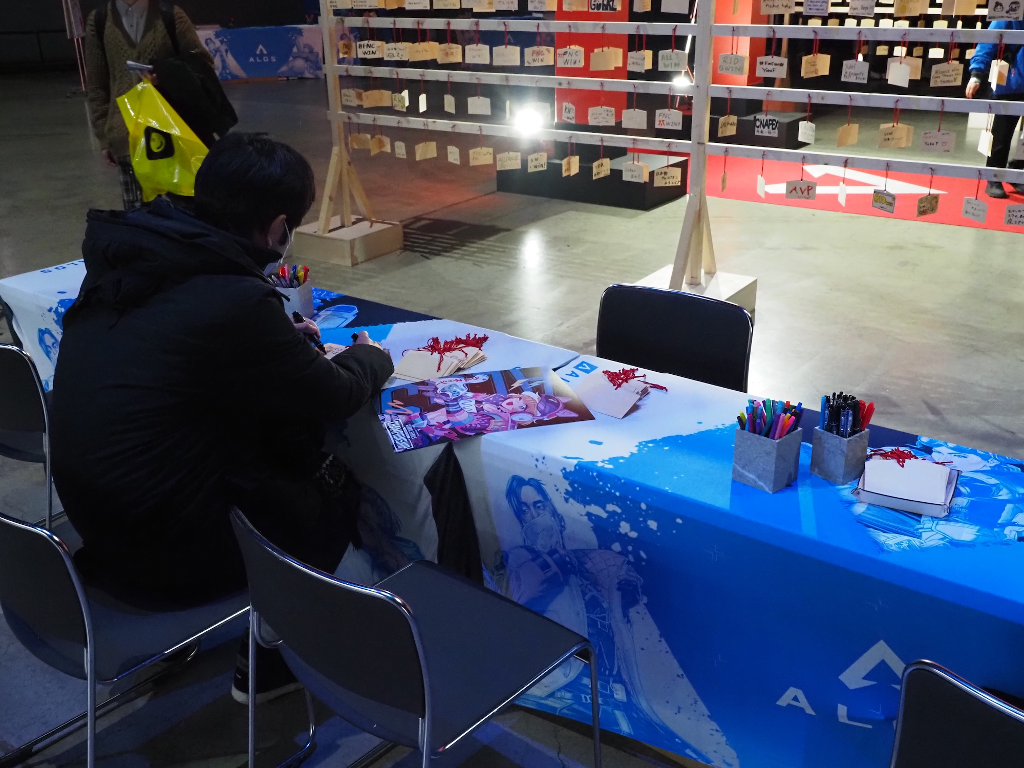 絵馬は自由に書くことができる