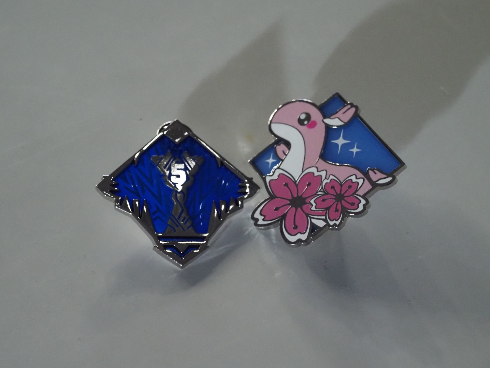 スタンプラリーや折り紙を完成させると、先着でピンバッジがもらえる