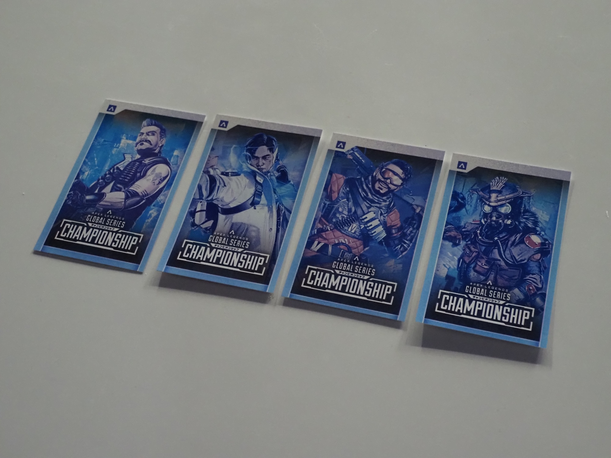 購入すると限定カードがもらえる