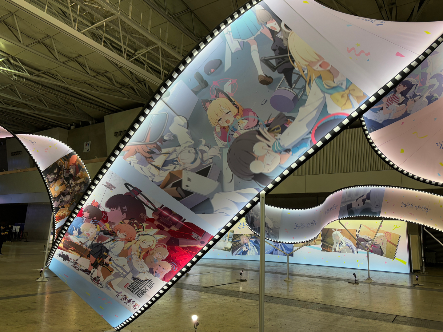 イベントストーリーのビジュアルなどの立体的な展示も