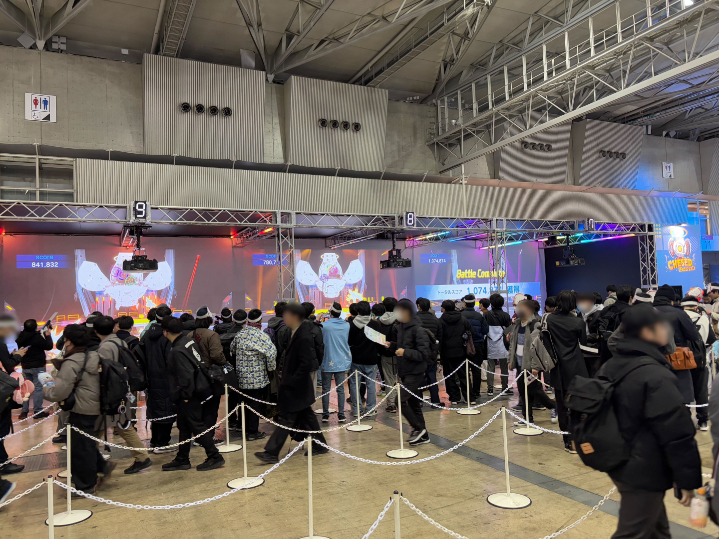 開場から間もない時間だったにも関わらず各ブースでは列が形成されていた