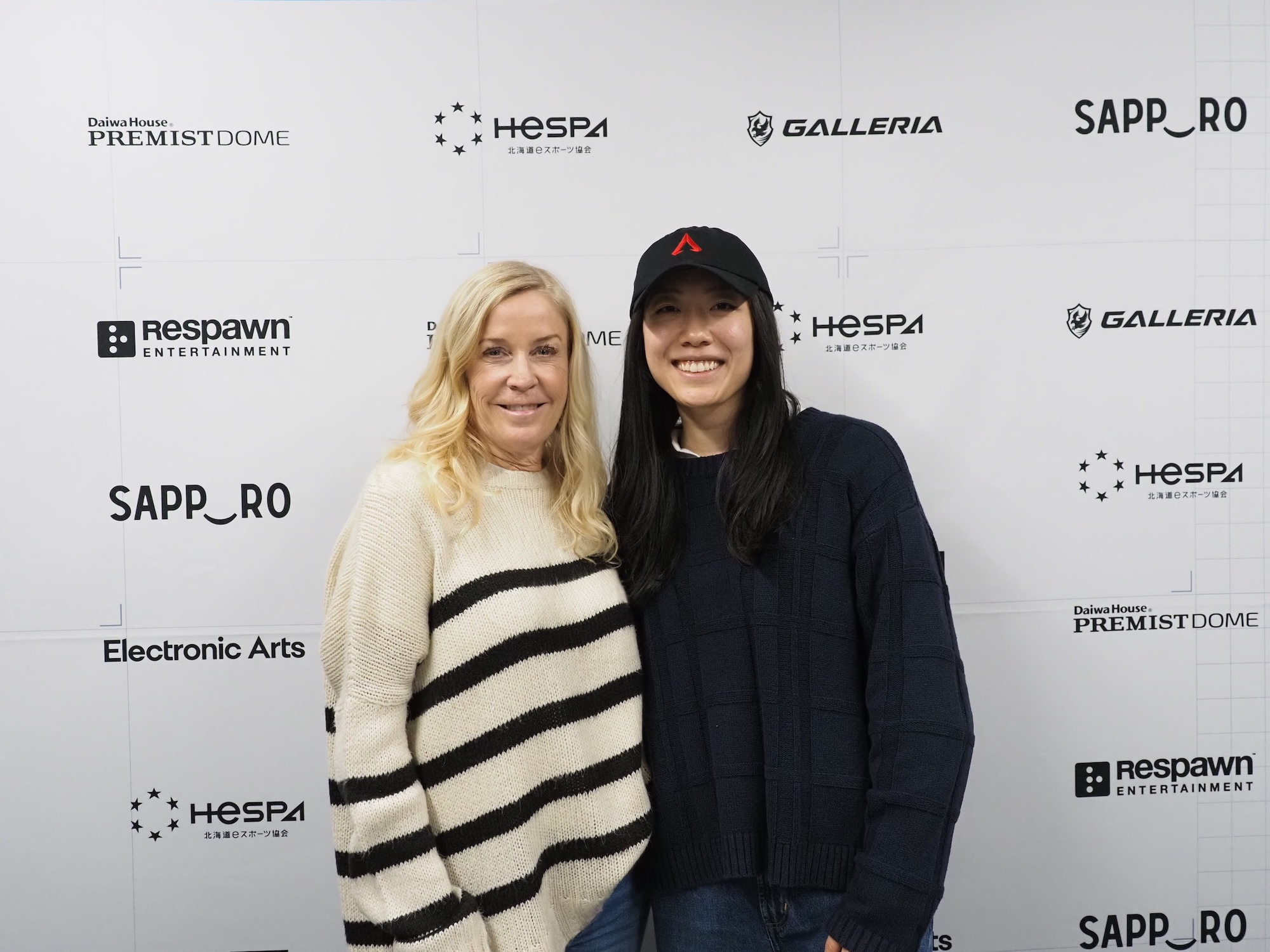 ヘッドオブeスポーツを務めるMonica Dinsmore氏（左）、シニアブランドマーケティングマネージャーを務めるJasmine Chiang氏（右）