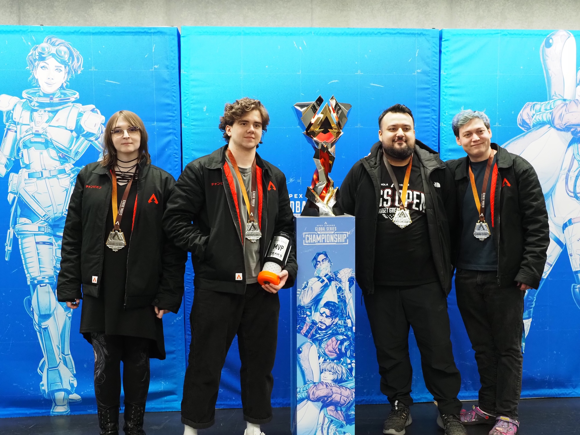 左からRubyKasterコーチ、Blinkzr選手、FunFPS選手、Monsoon選手