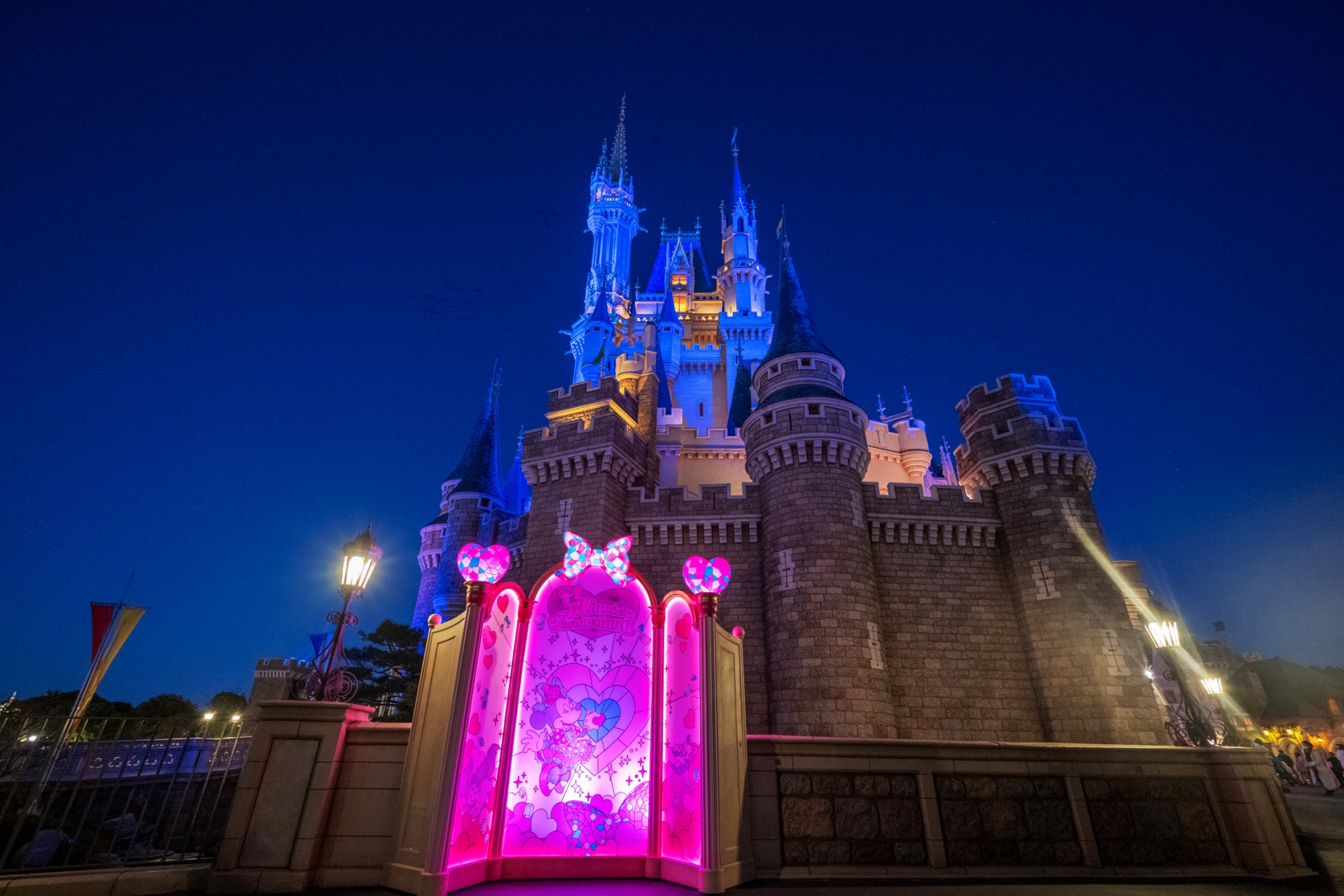 夜になるとまた違った雰囲気に