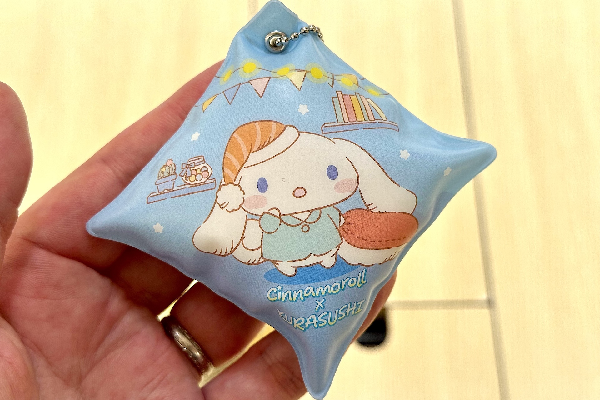 裏面は共通デザインだ