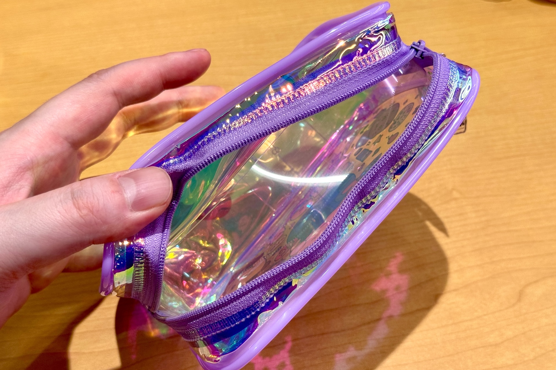 ファスナーで開け閉めできる仕様