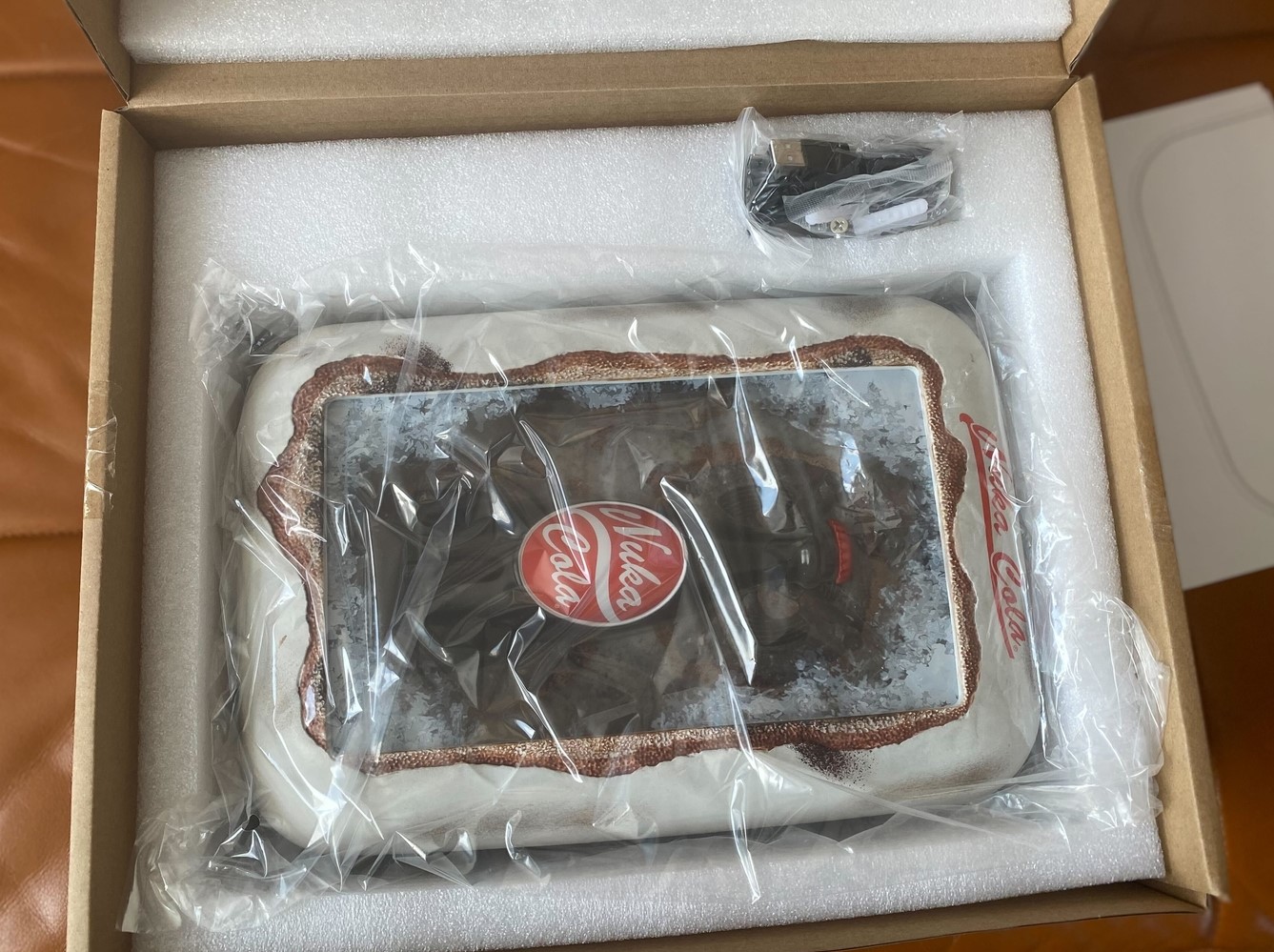 他のグッズもだが、しっかりと緩衝材で保護されている。「絶対に傷つけさせない」という気概を感じる